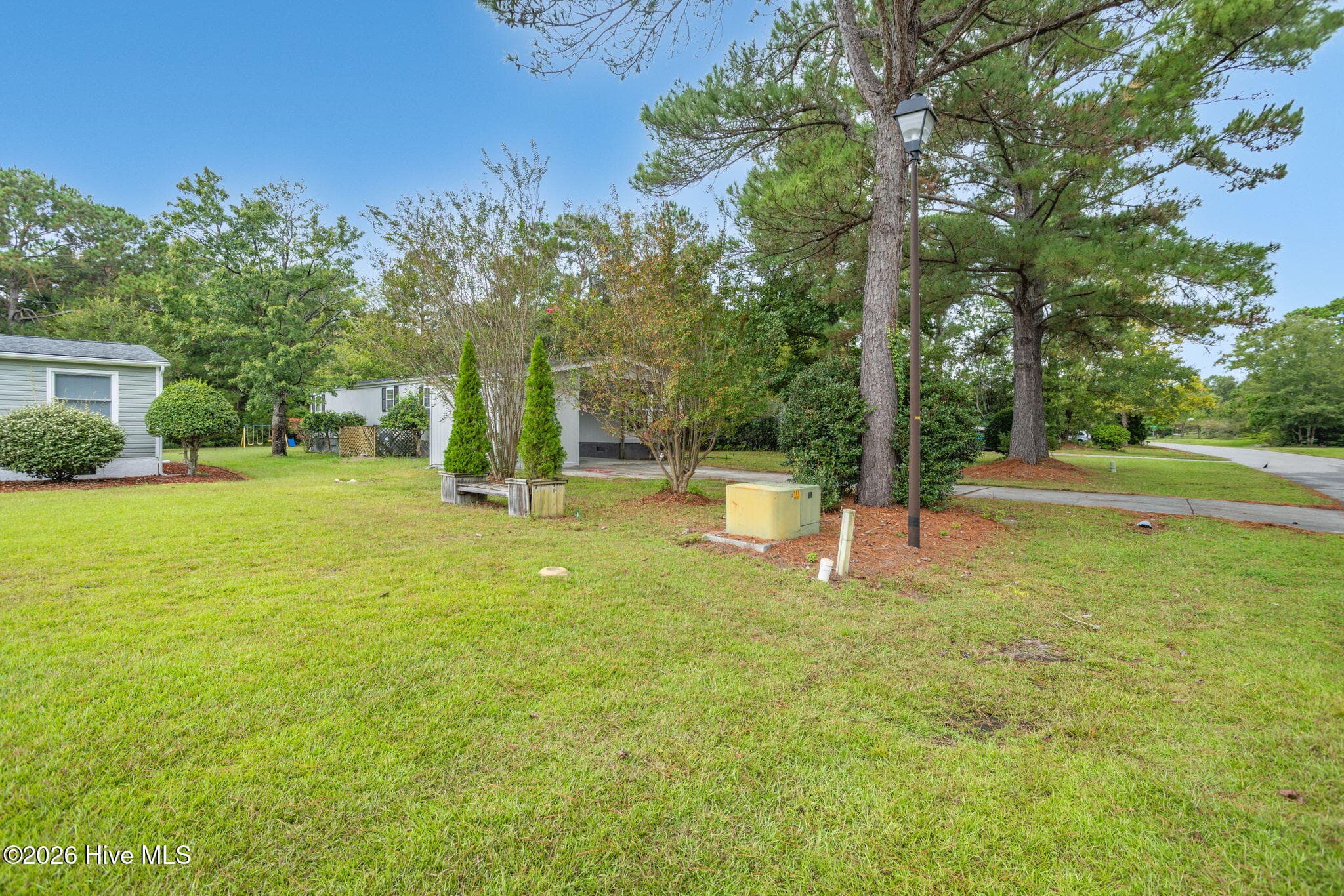 Manufactured Home at 160 Champion Drive, Hampstead, NC 28443, photo 7 of 33