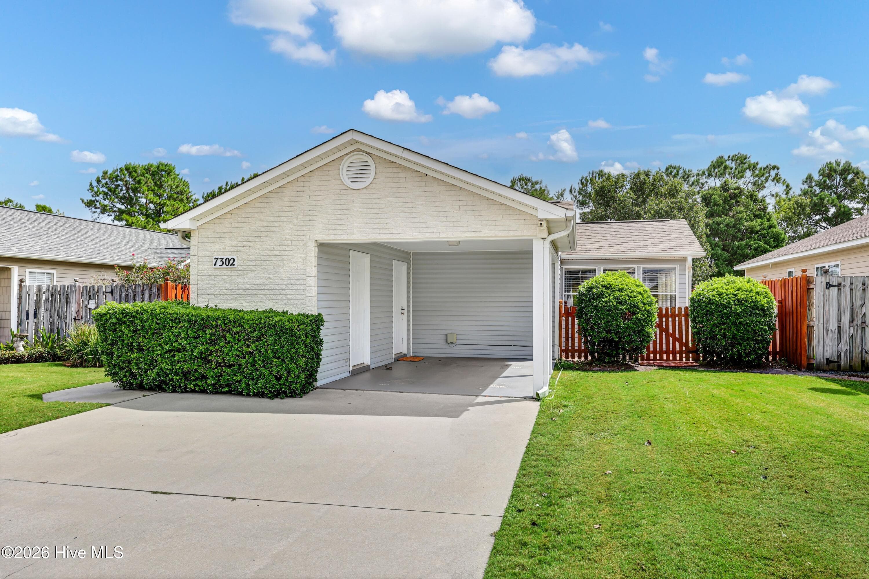 Single Family Residence at 7302 Vespar Court, Wilmington, NC 28411, photo 5 of 31