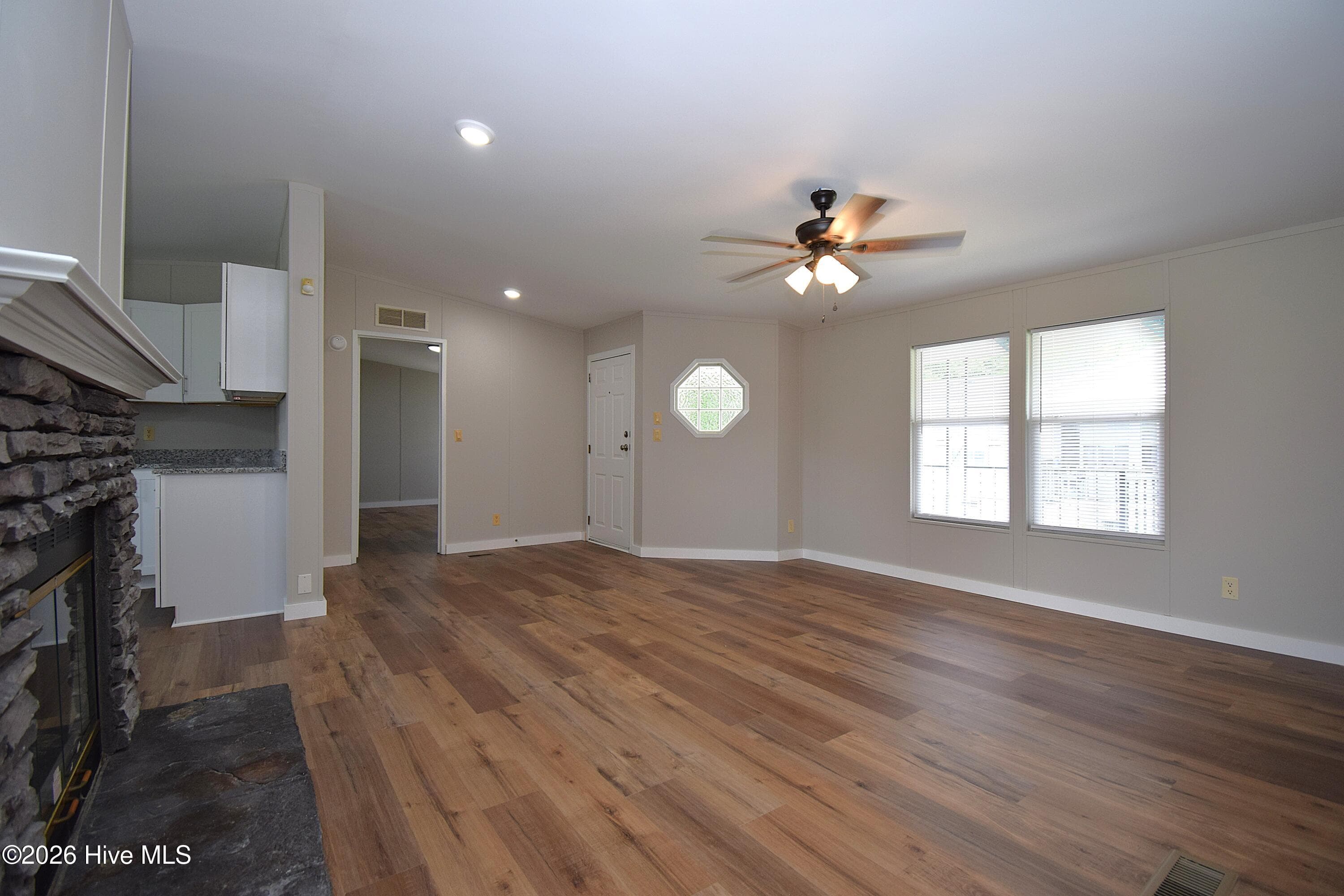 Manufactured Home at 220 Main Street, Grifton, NC 28530, photo 10 of 59