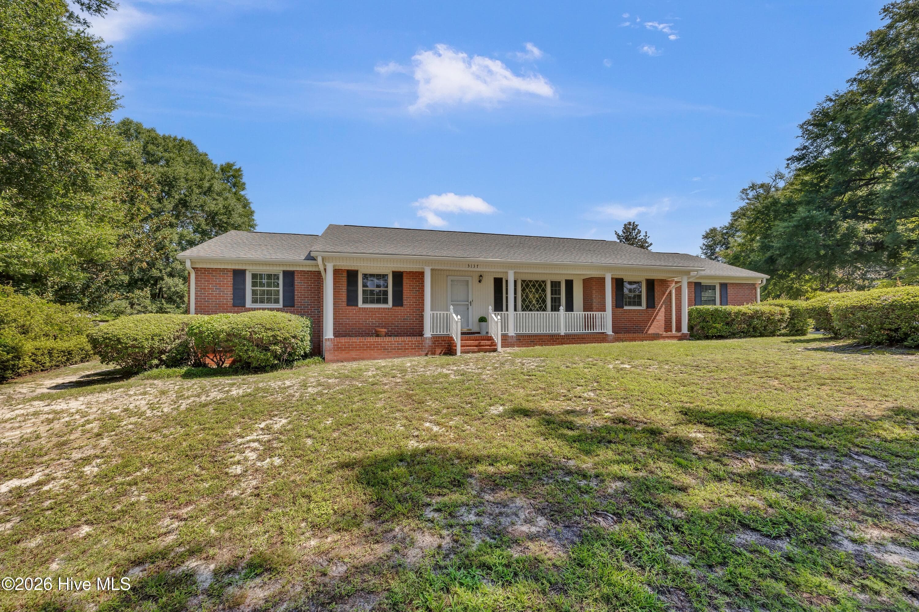 Single Family Residence at 5137 Clear Run Drive, Wilmington, NC 28403, photo 2 of 25