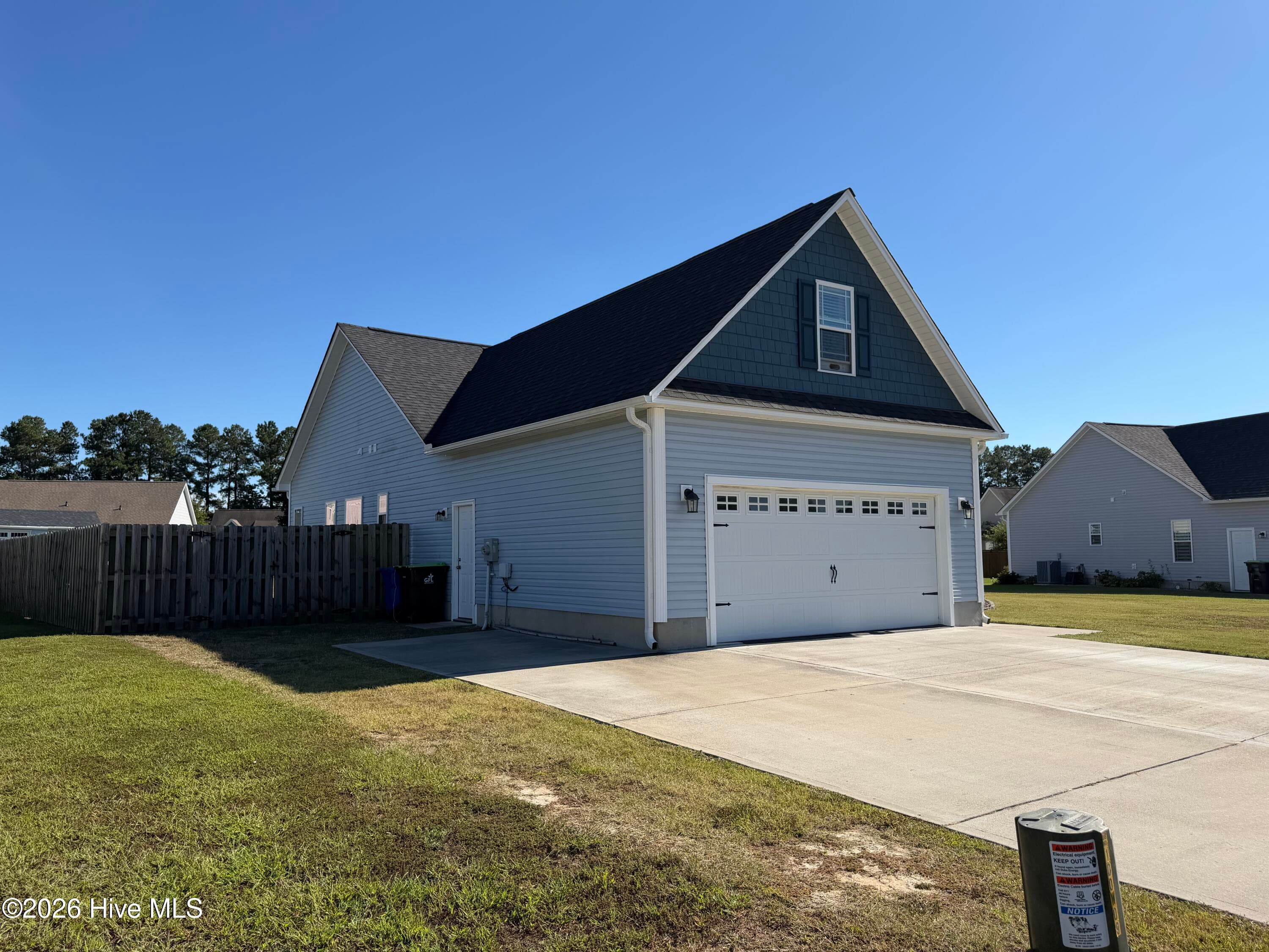 Single Family Residence at 120 Pembury Way, Richlands, NC 28574, photo 9 of 75