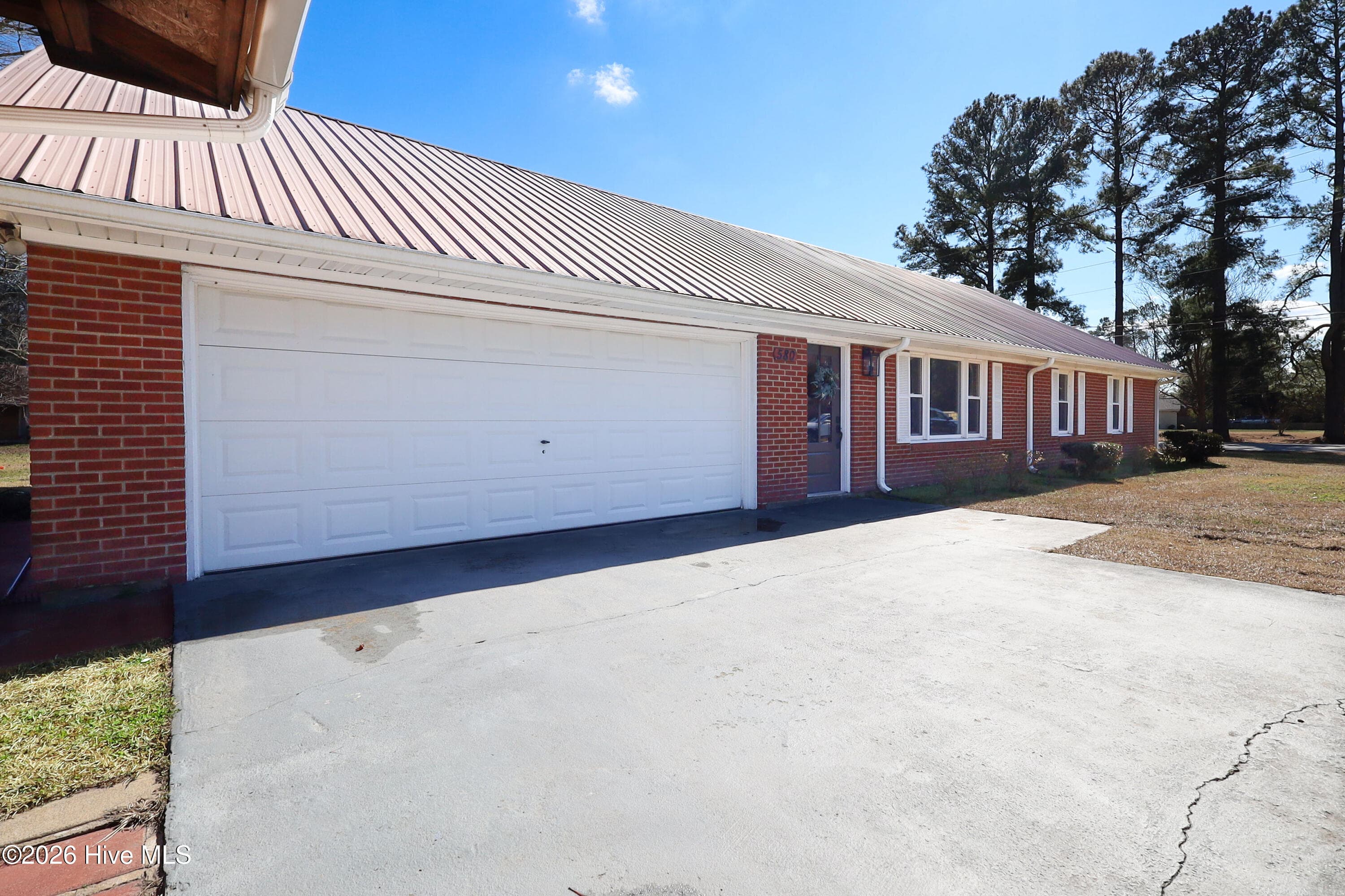 Single Family Residence at 580 Koonce Fork Road, Richlands, NC 28574, photo 6 of 59