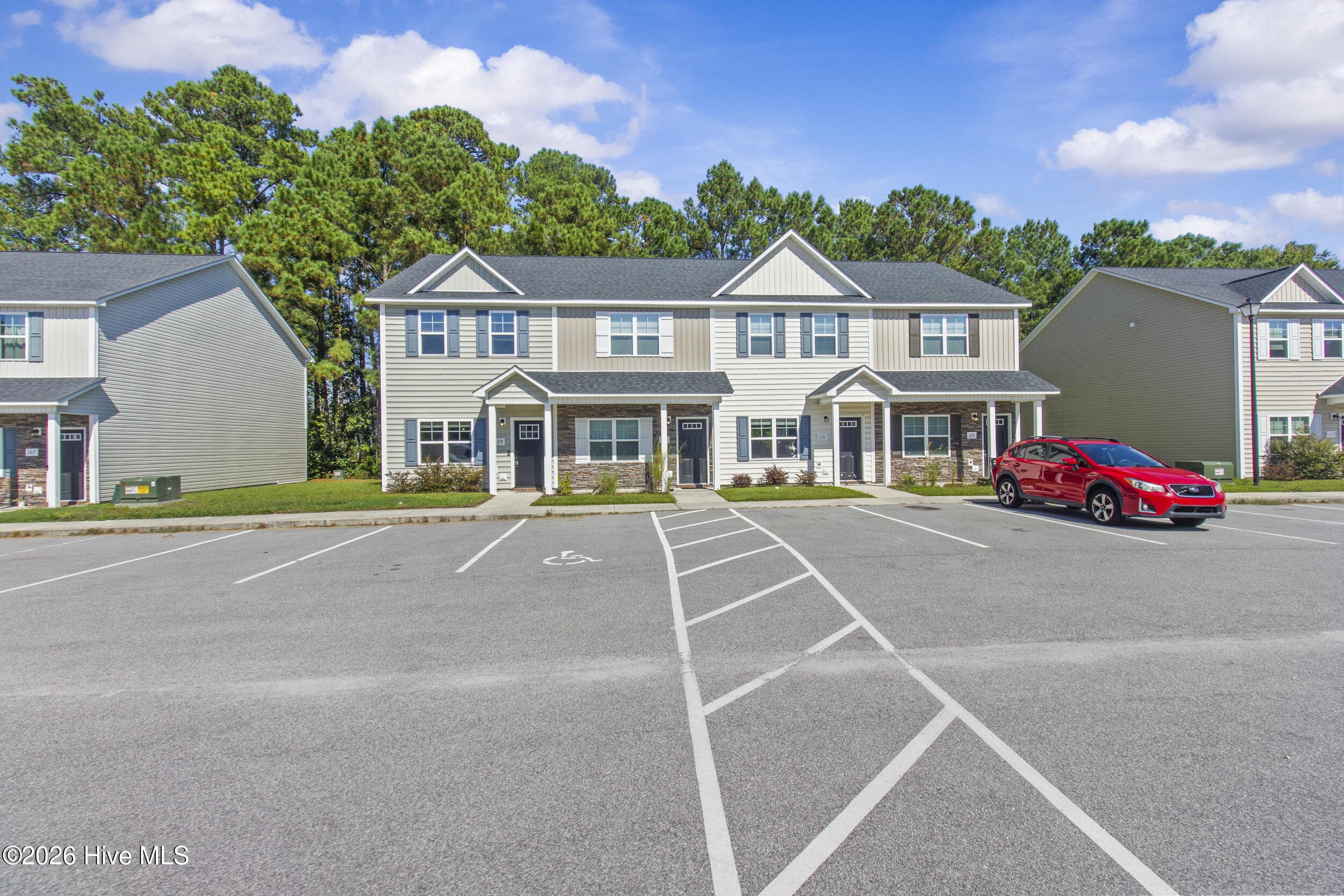 Townhouse at 109 Jaydn Drive E, Jacksonville, NC 28546, Jacksonville, photo 5 of 38