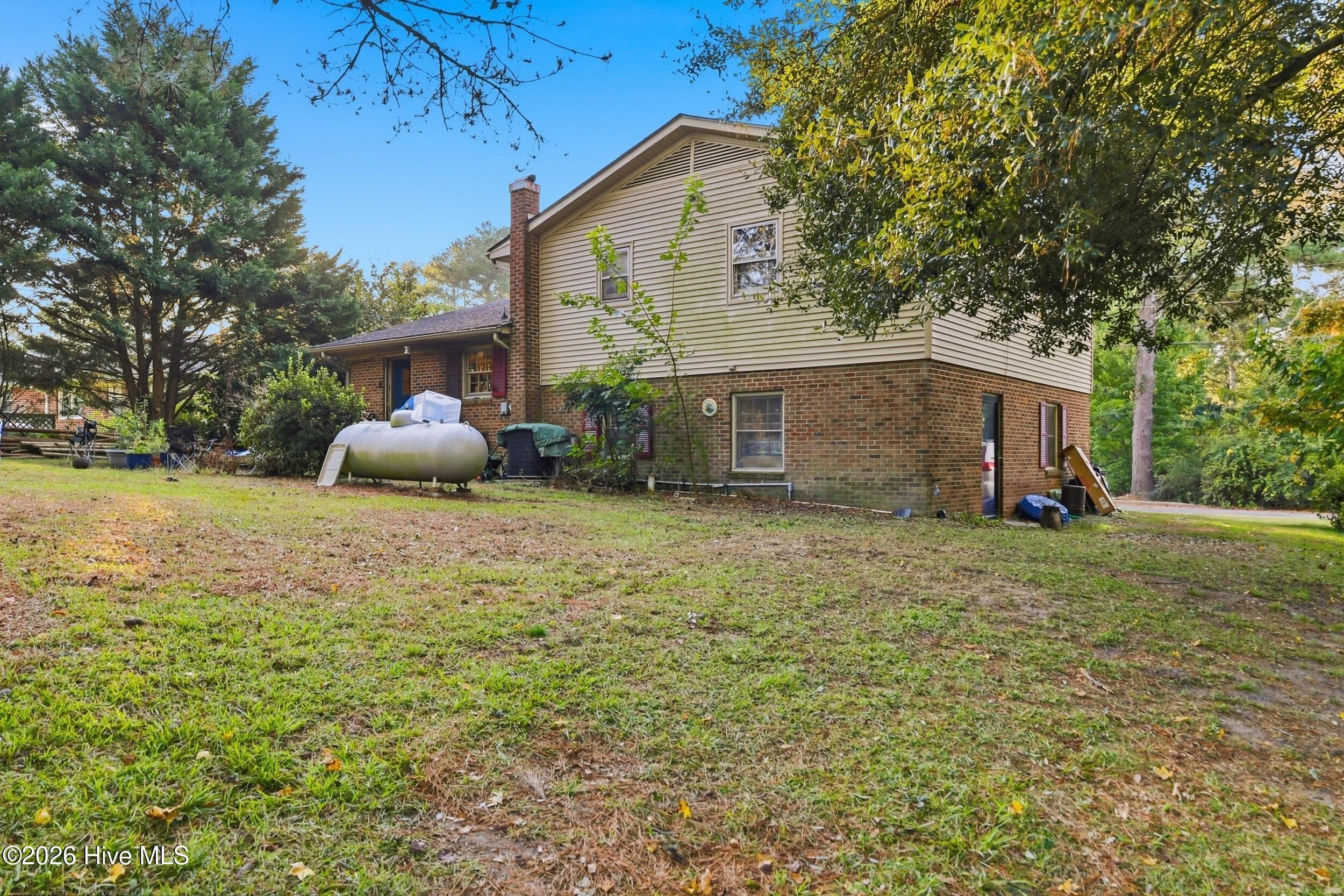 Single Family Residence at 106 Weaver Drive, Williamston, NC 27892, Williamston, photo 5 of 29