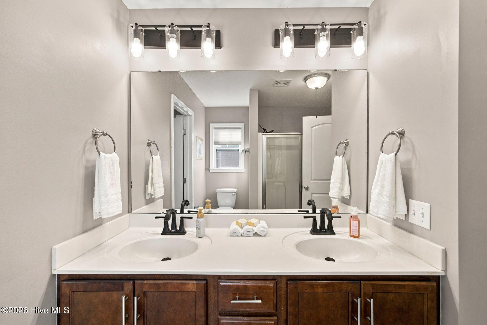 Master Bath dual sinks and solid surface counters - 4490 Frying Pan Road SE, Southport, NC 28461, Southport