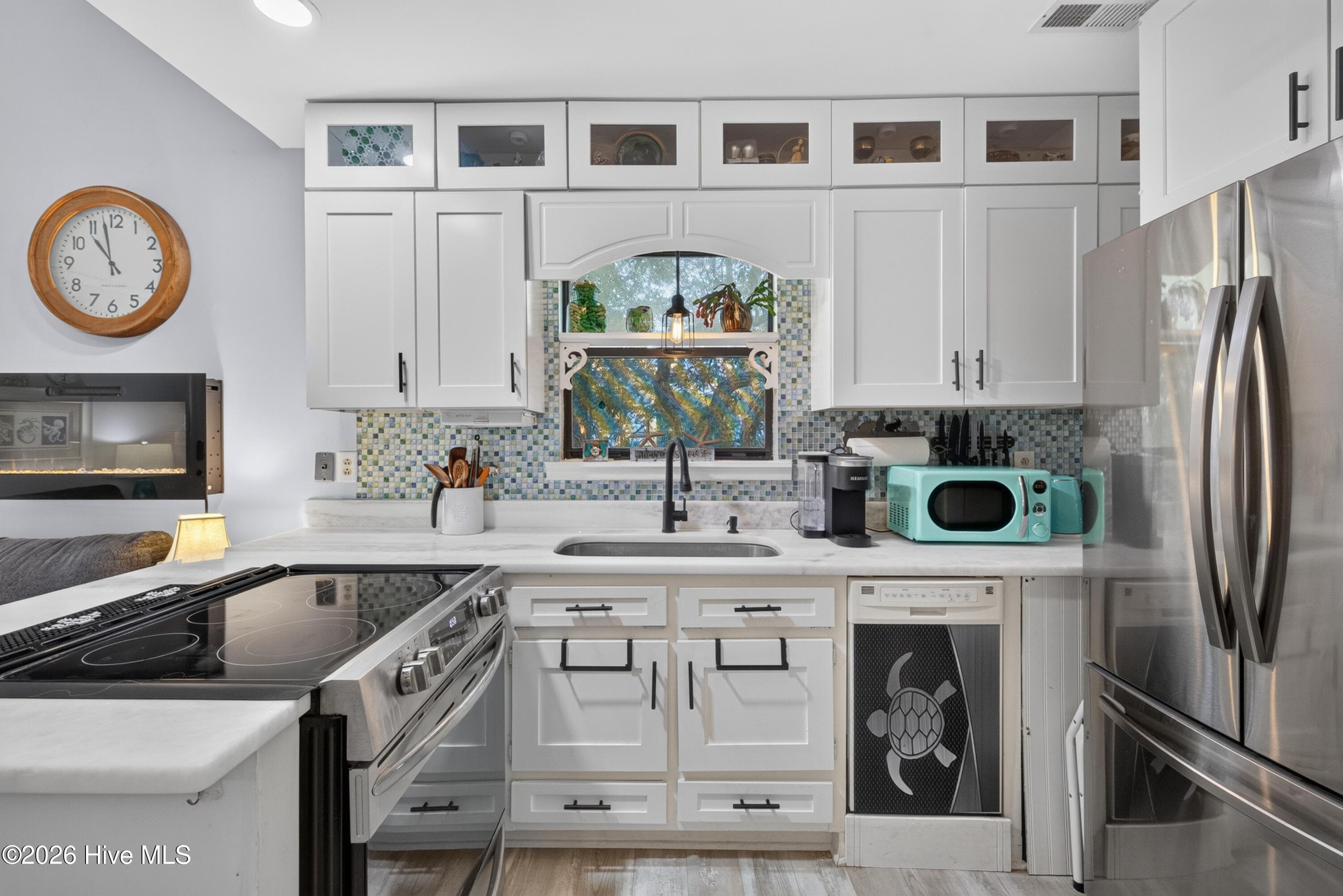 Kitchen - 301 Bay Circle, North Topsail Beach, NC 28460