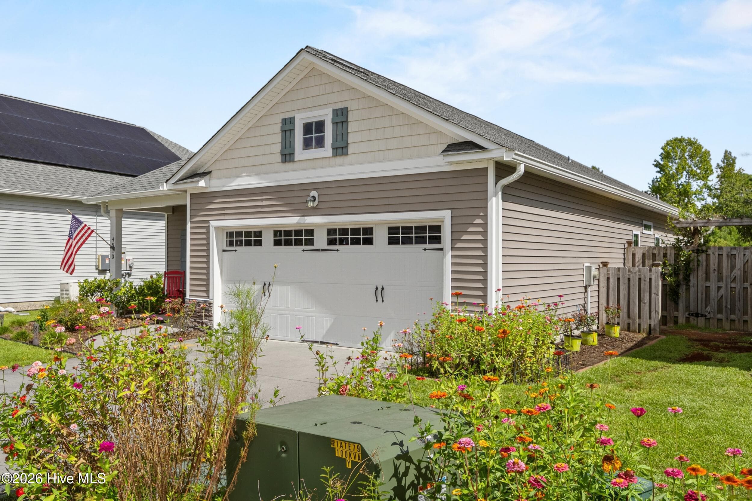 Single Family Residence at 4513 Huntsman Court, Castle Hayne, NC 28429, photo 2 of 5