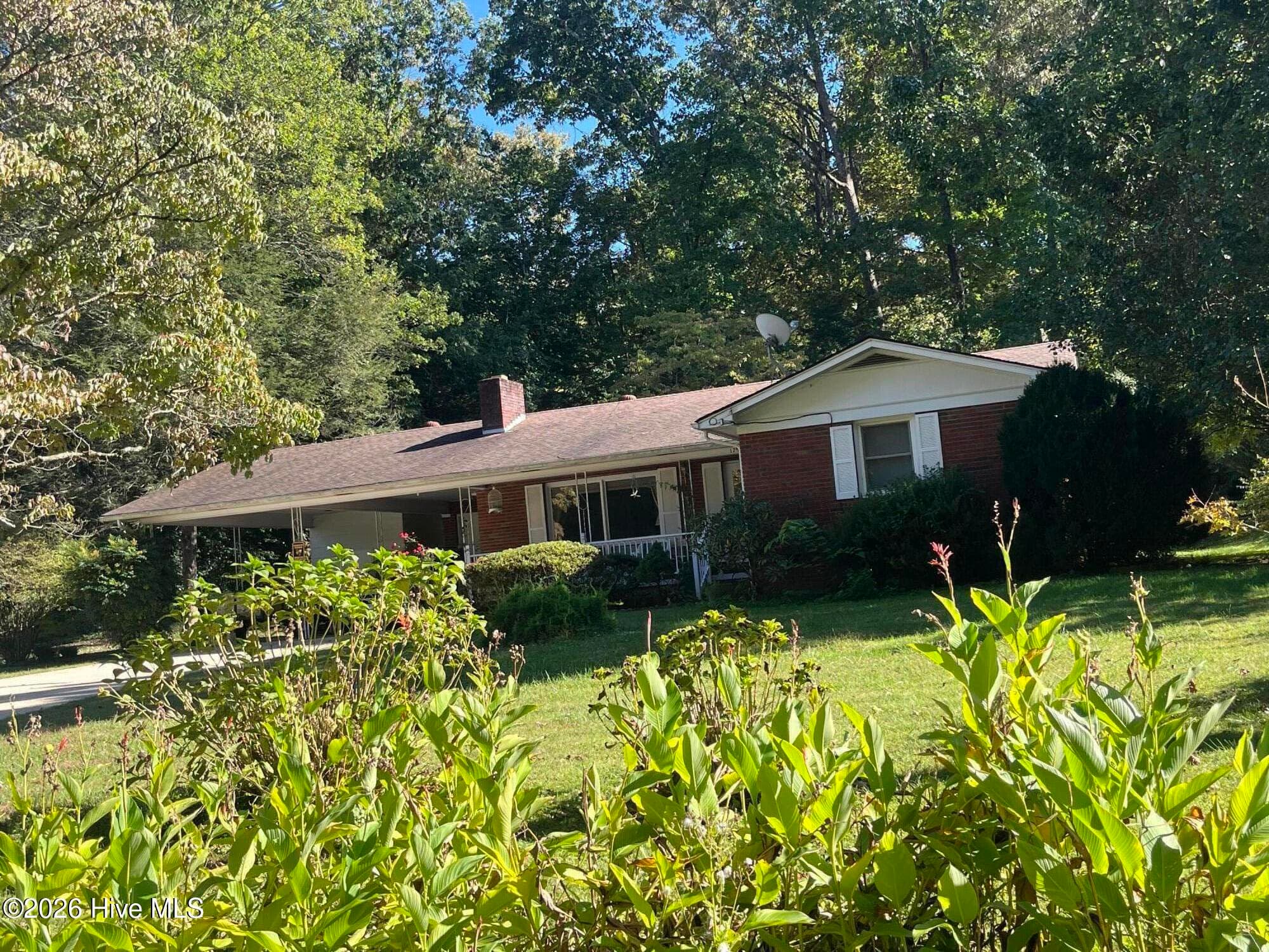Single Family Residence at 125 Pine Grove Drive, Andrews, NC 28901, photo 3 of 5