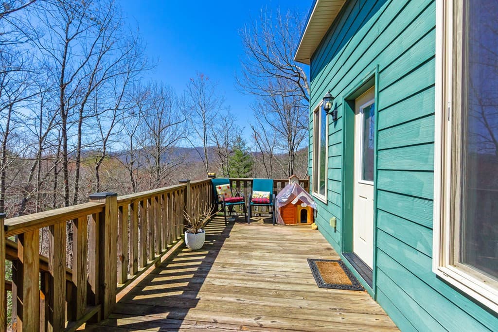 Single Family Residence at 285 Peachtree Mtn Est Road, Murphy, NC 28906, photo 8 of 82