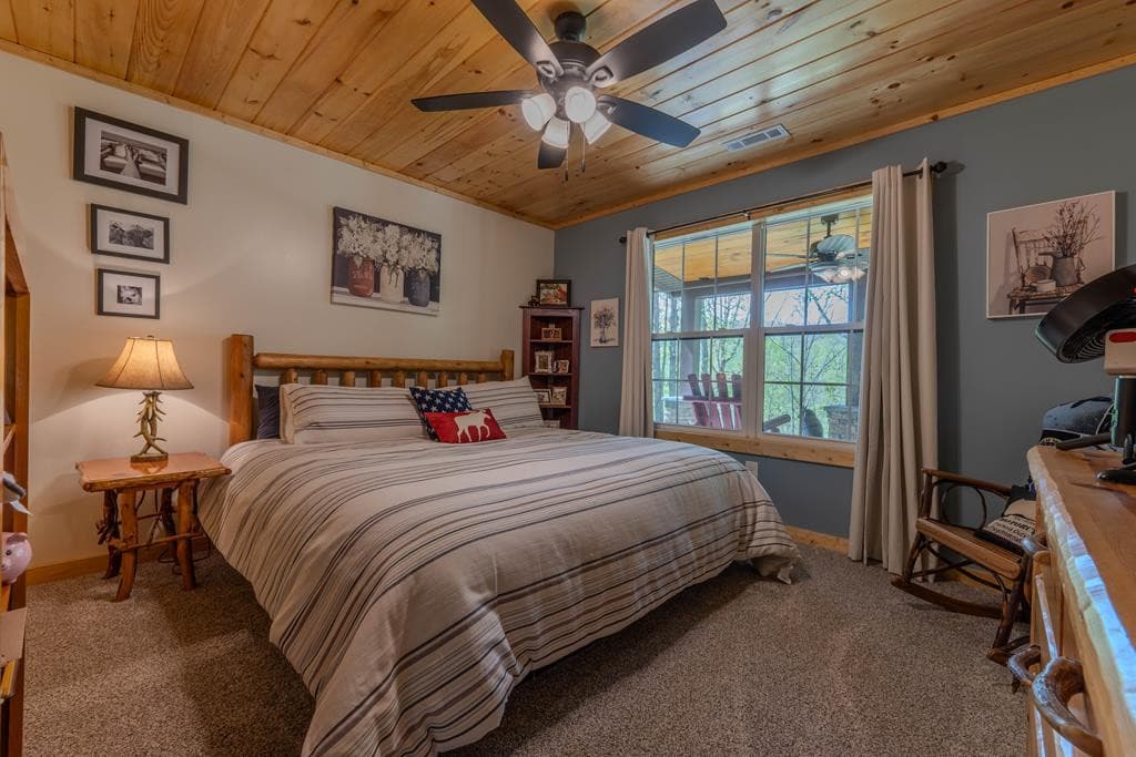 Residential at 190 Galloway Drive, Hayesville, NC 28904, photo 20 of 37