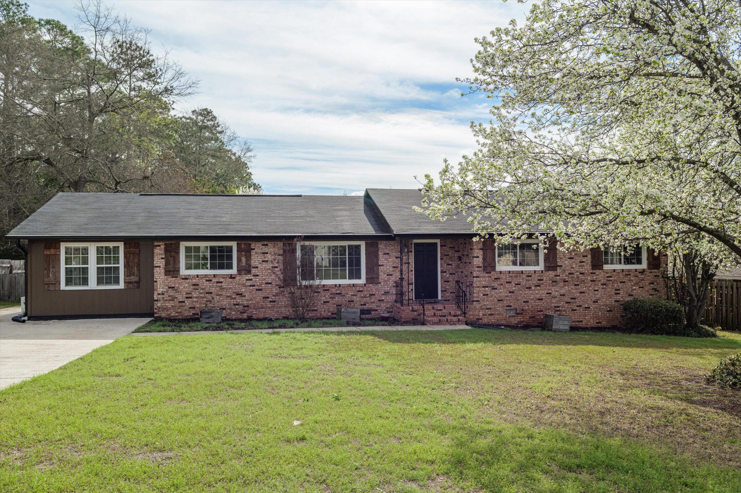 Single Family Residence at 3414 Sutton Place, Augusta, GA 30906, photo 4 of 51