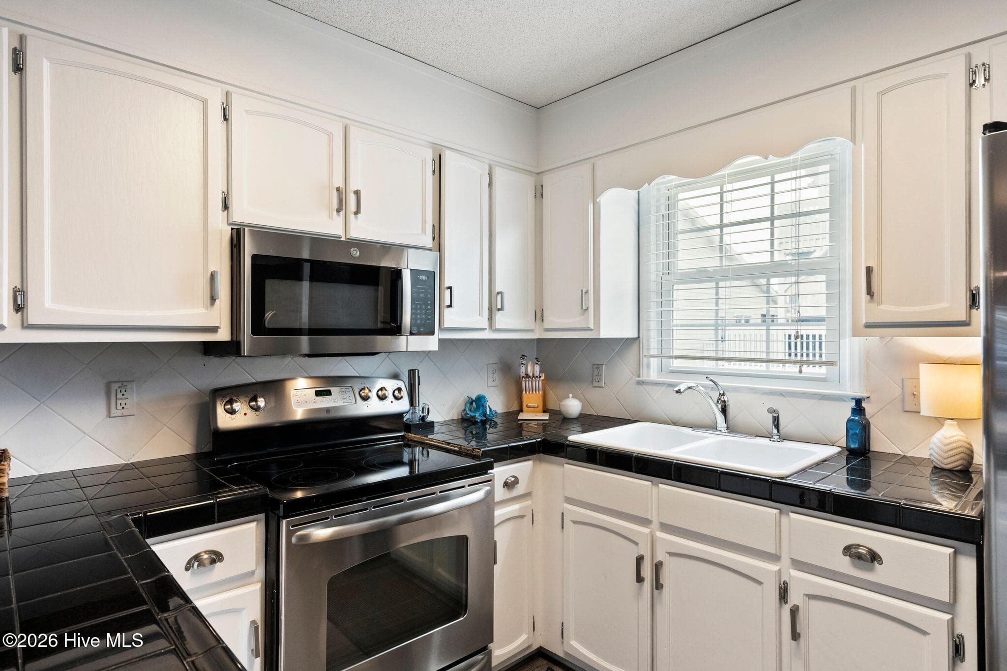 Single Family Residence at 417 4th Street, Sunset Beach, NC 28468, photo 13 of 41