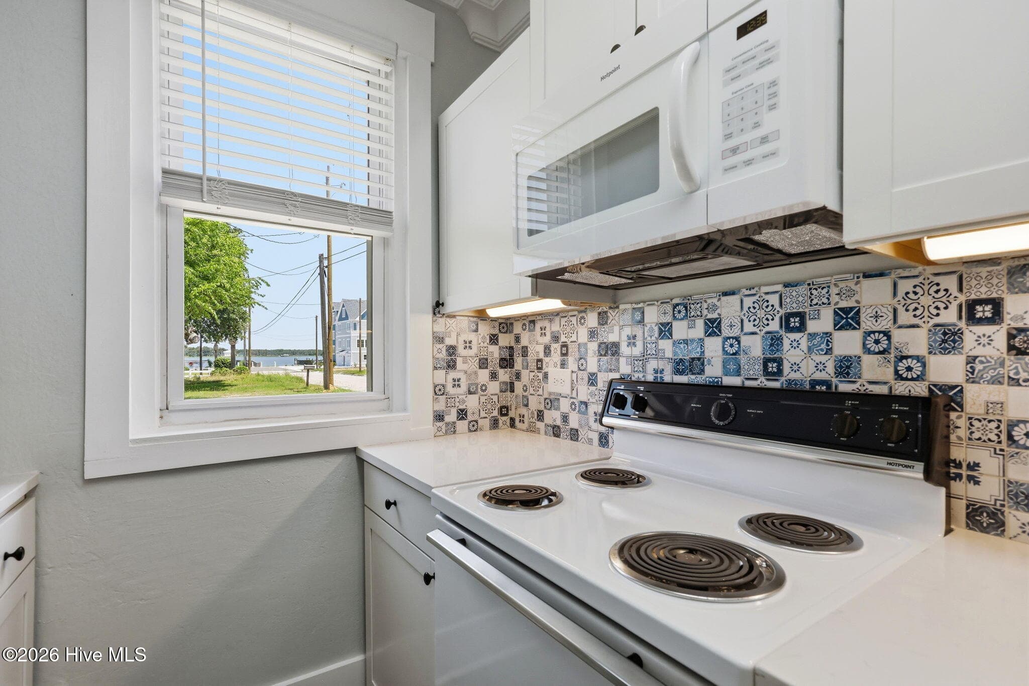 Single Family Residence at 501 N 11th Street, Morehead City, NC 28557, photo 11 of 65