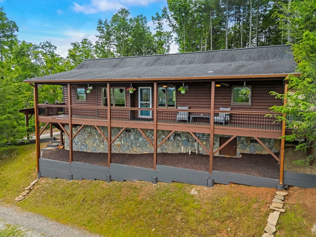 Single Family Residence at 815 Smokey Hollow Drive, Murphy, NC 28906, photo 3 of 50