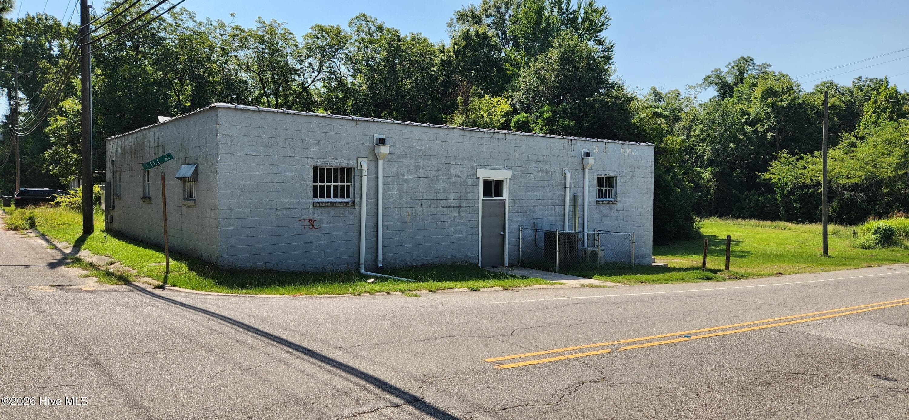 230 N Gill Street, Laurinburg, NC 28352