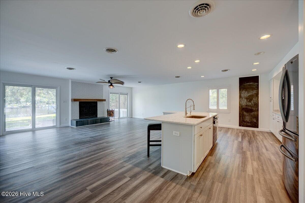 Single Family Residence at 5724 Gondolier Drive, New Bern, NC 28560, New Bern, photo 15 of 59