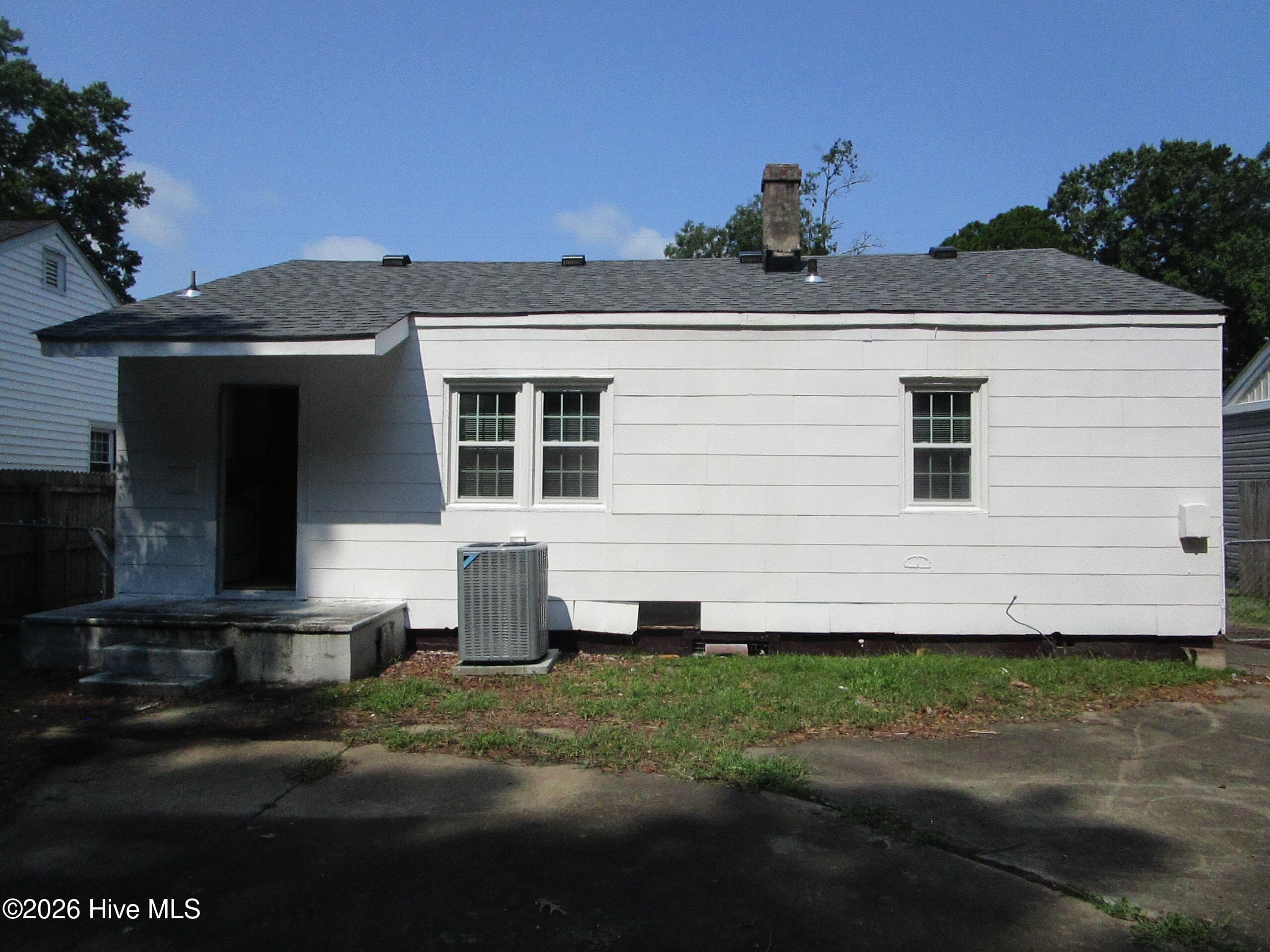 Single Family Residence at 202 Harrell Street, Elizabeth City, NC 27909, photo 4 of 21