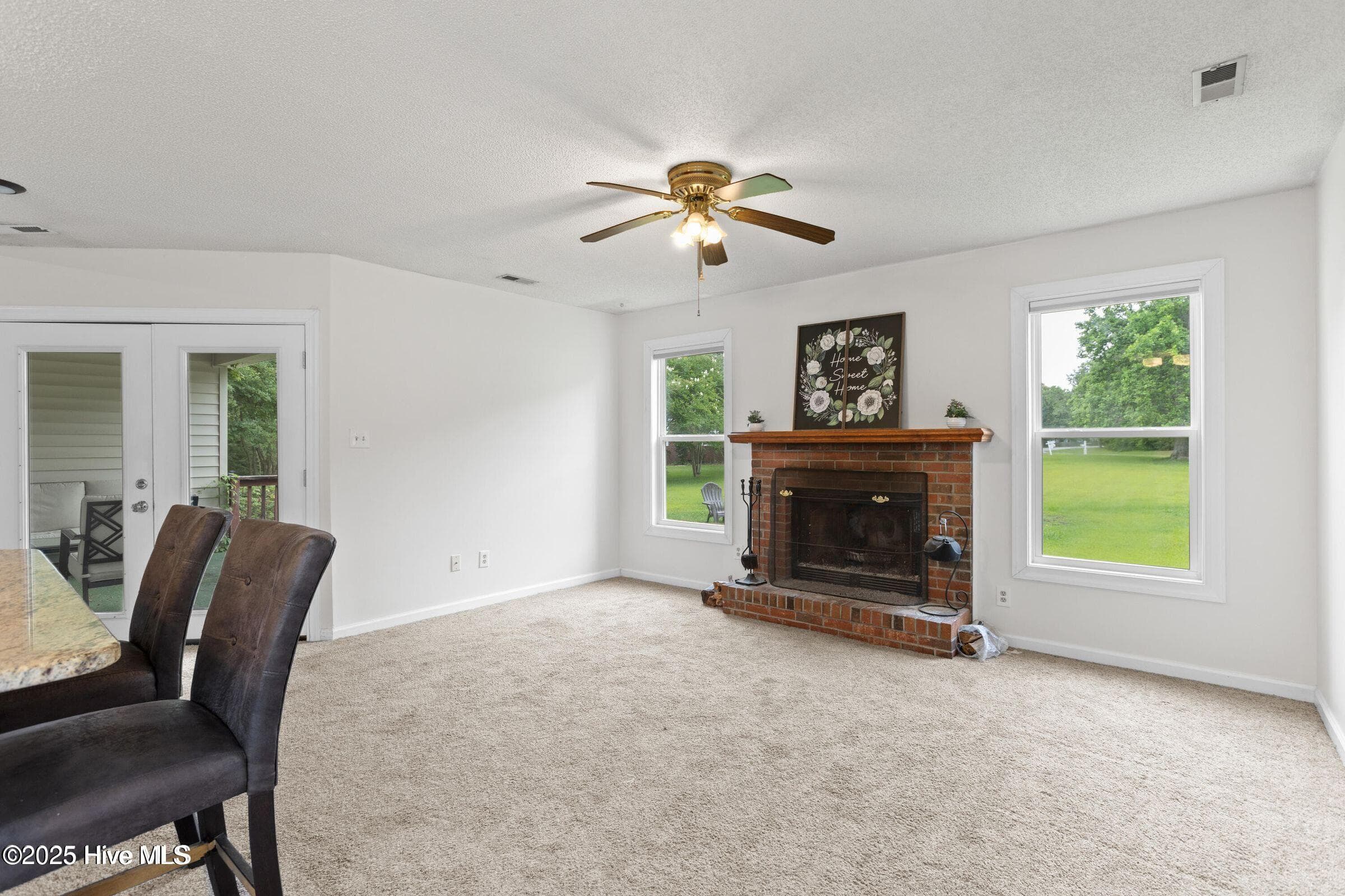 Single Family Residence at 510 Greenfield Place, Sneads Ferry, NC 28460, photo 7 of 23