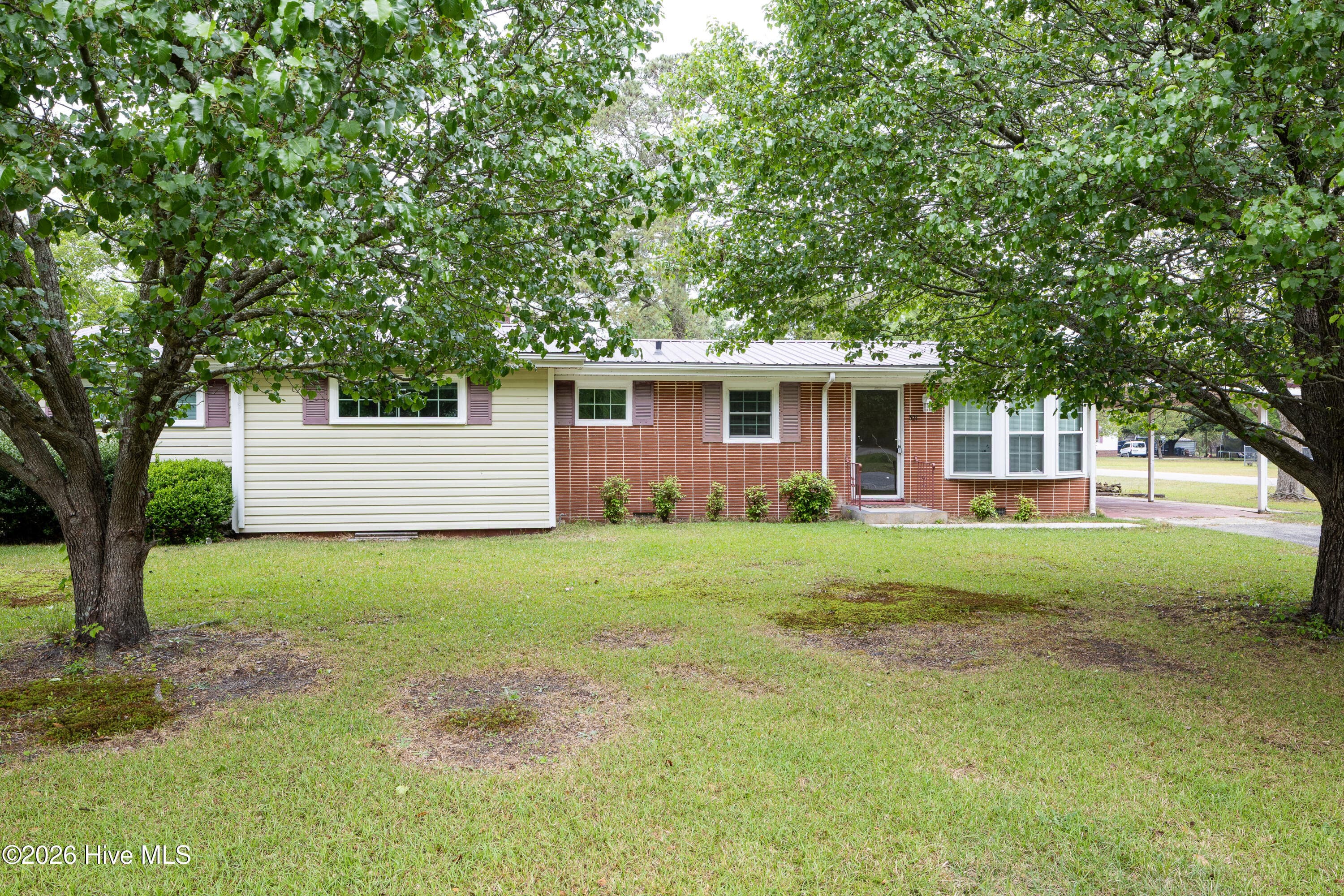 321 N Church Avenue, Garland, NC 28441