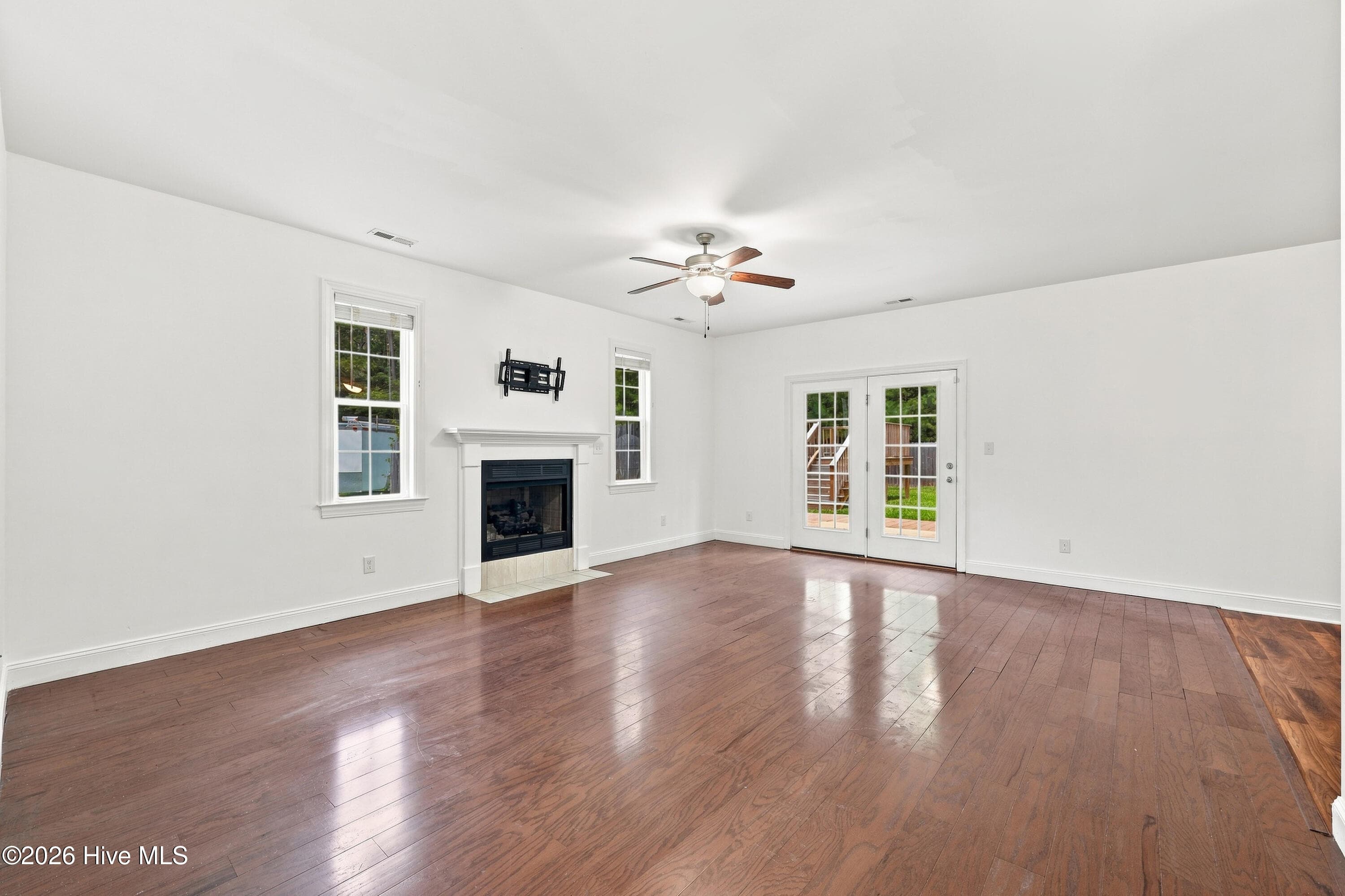 Single Family Residence at 116 Mccabe Court, Havelock, NC 28532, photo 5 of 62