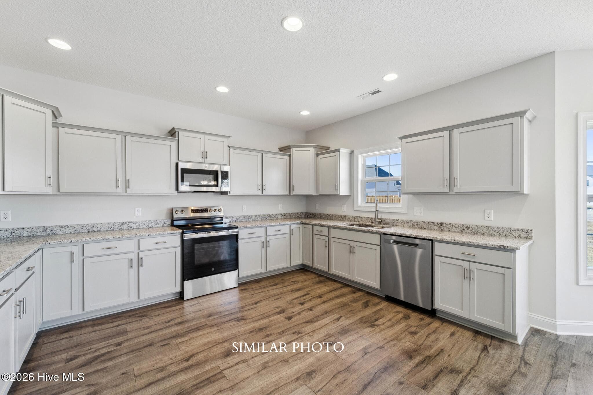Single Family Residence at 736 Secession Lane, Jacksonville, NC 28546, photo 10 of 33