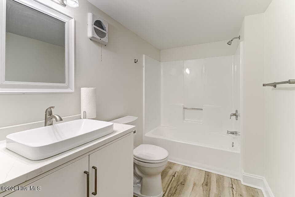 Single Family Residence at 709 S 10th Street, Wilmington, NC 28401, photo 11 of 17