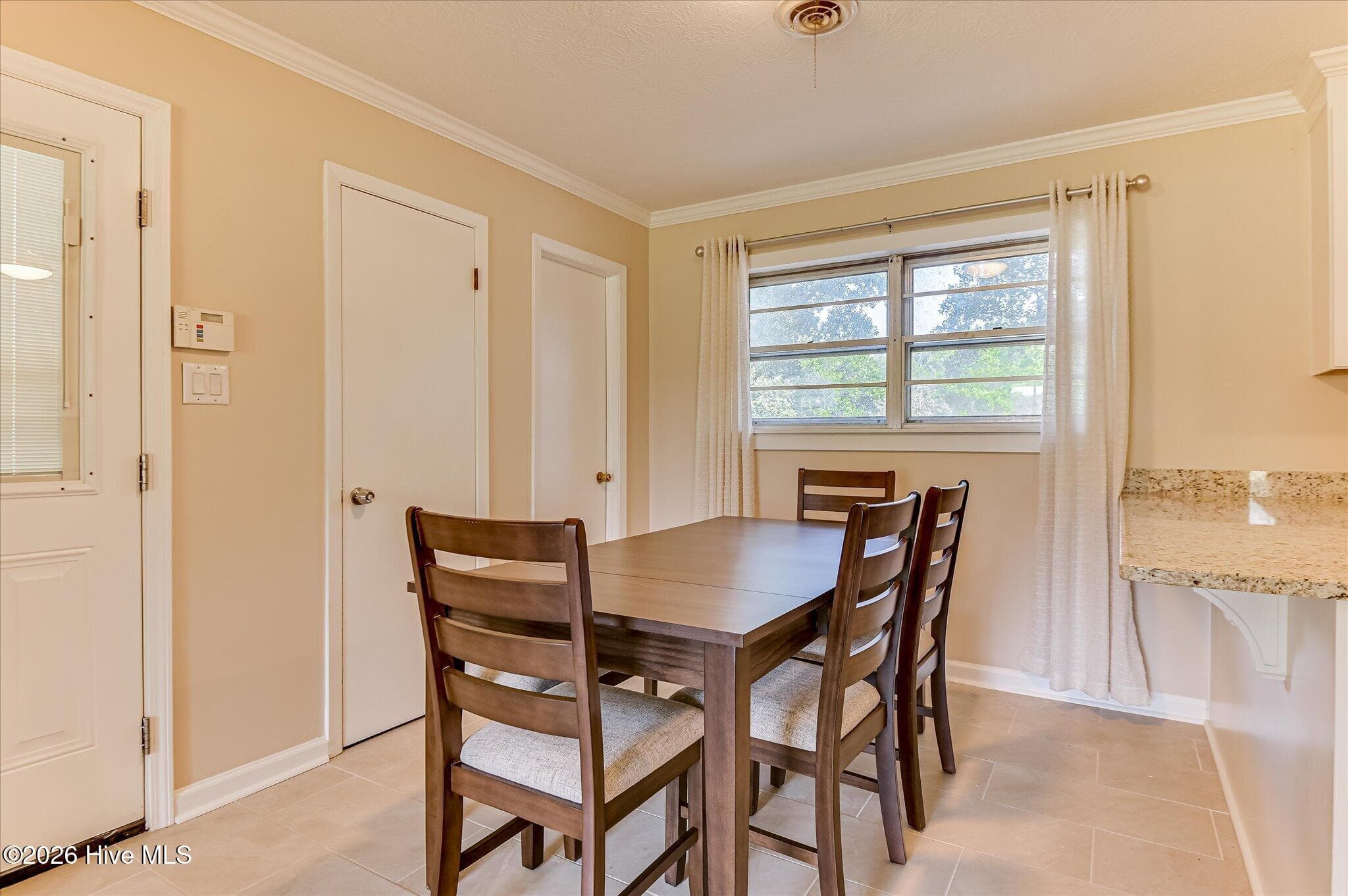 Single Family Residence at 301 Edgewood Drive, North Augusta, SC 29841, North Augusta, photo 9 of 37