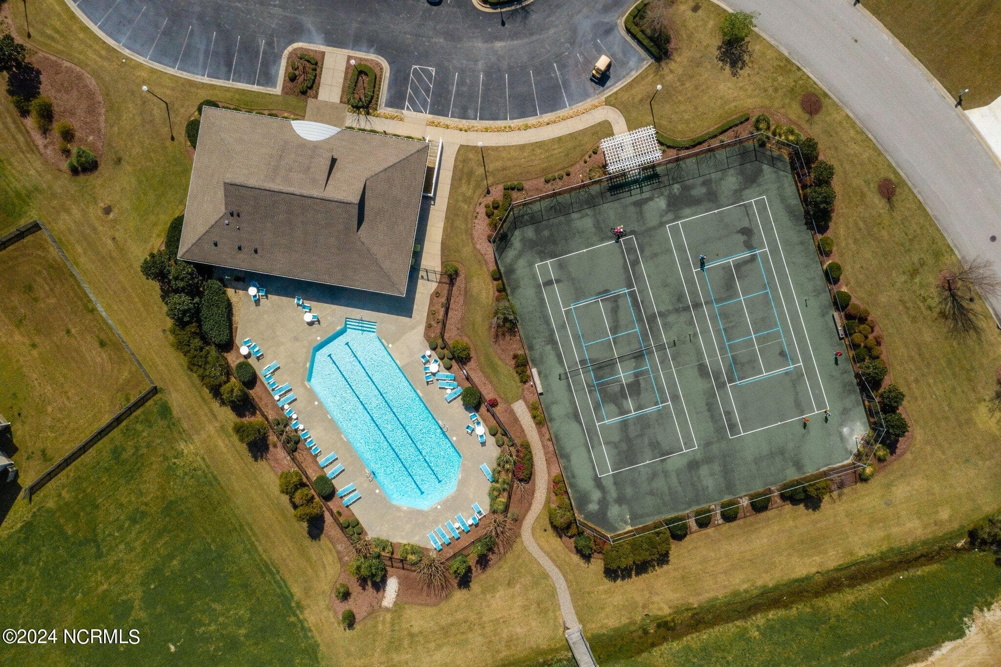 Clubhouse, pool, and tennis courts - 1302 L17 Fathom Way, Morehead City, NC 28557