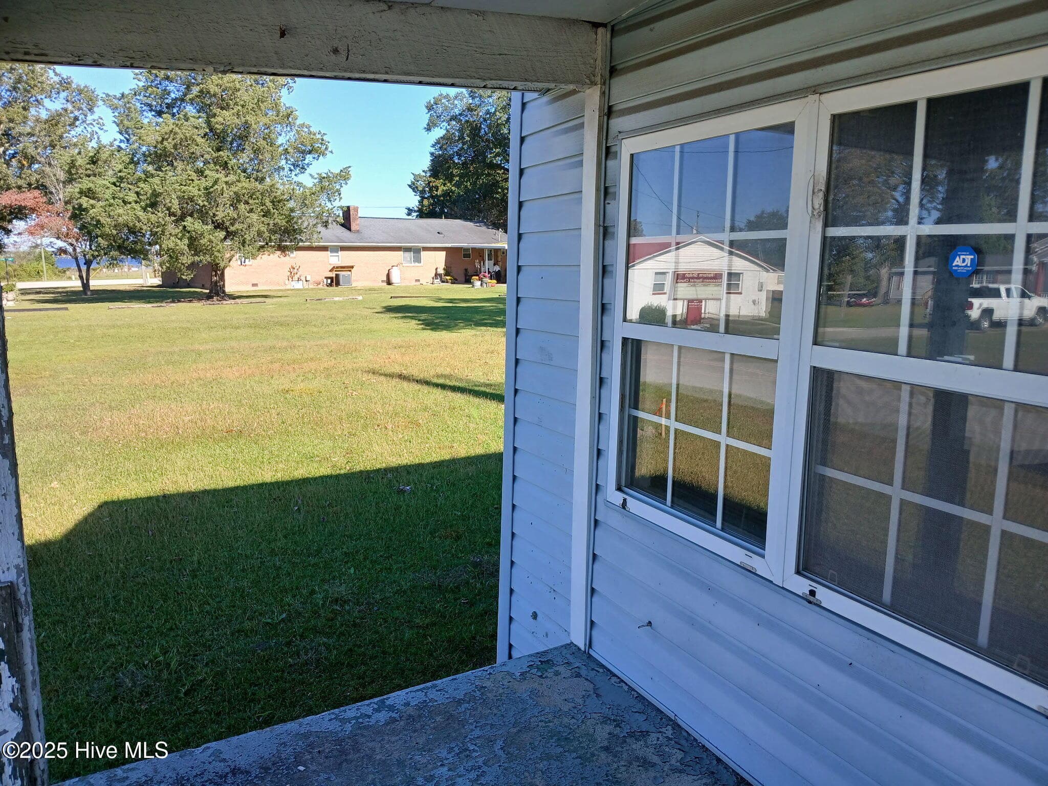 Single Family Residence at 409 Plum Street, New Bern, NC 28560, photo 4 of 22