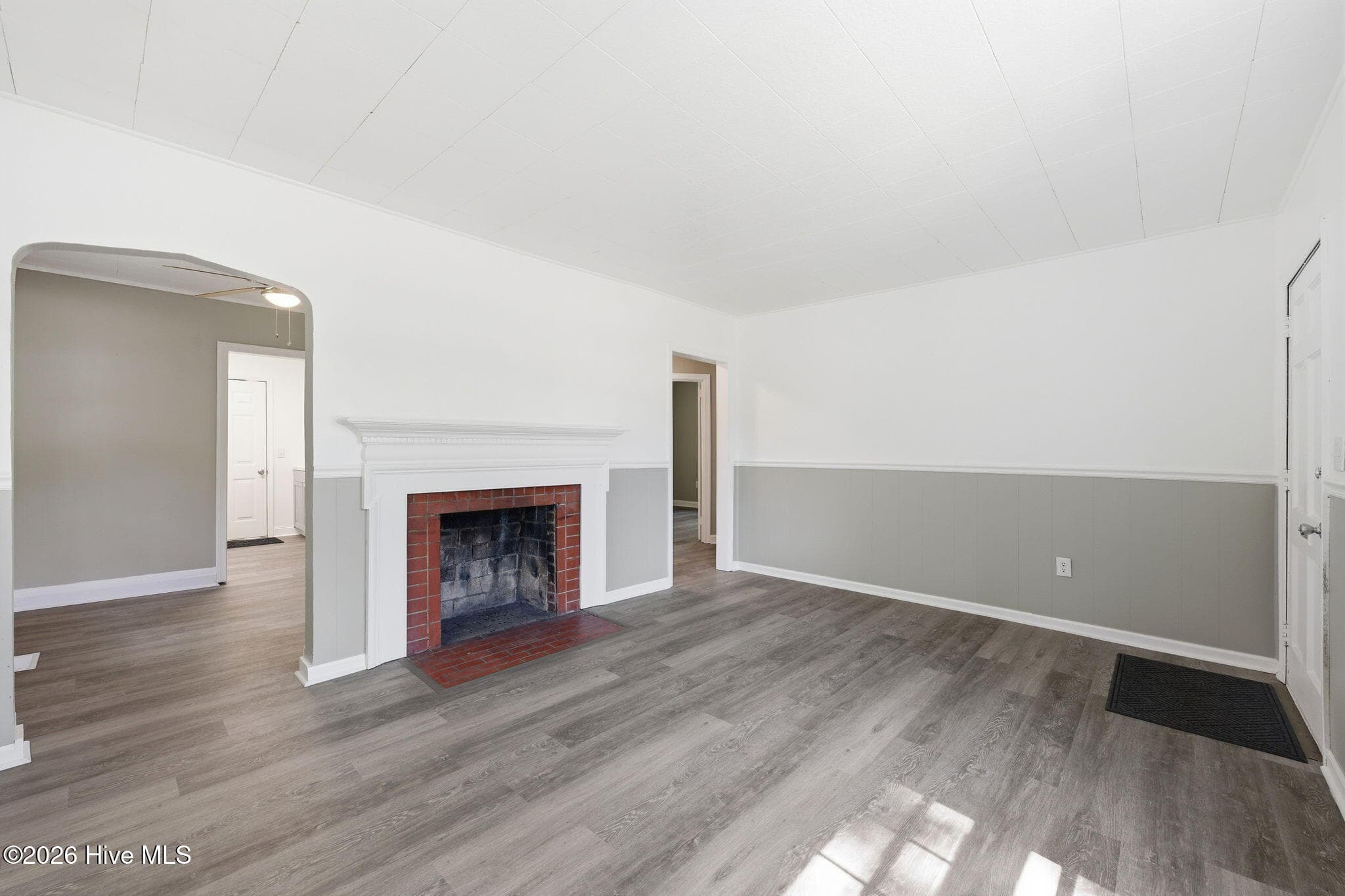 Living Room - View into Dining Nook - 1610 Queen Anne Lane, New Bern, NC 28560, New Bern