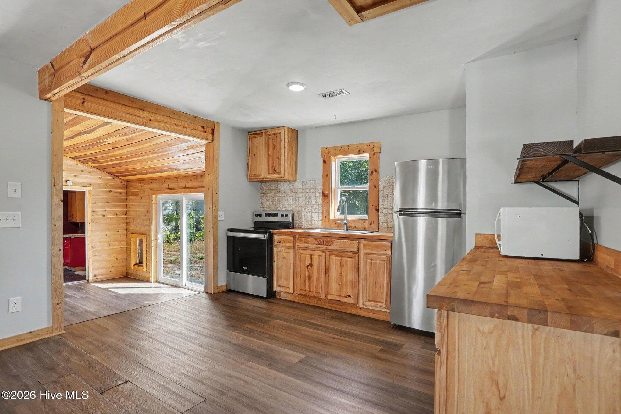 Single Family Residence at 124 N Middleton Avenue, Oak Island, NC 28465, Oak Island, photo 13 of 48