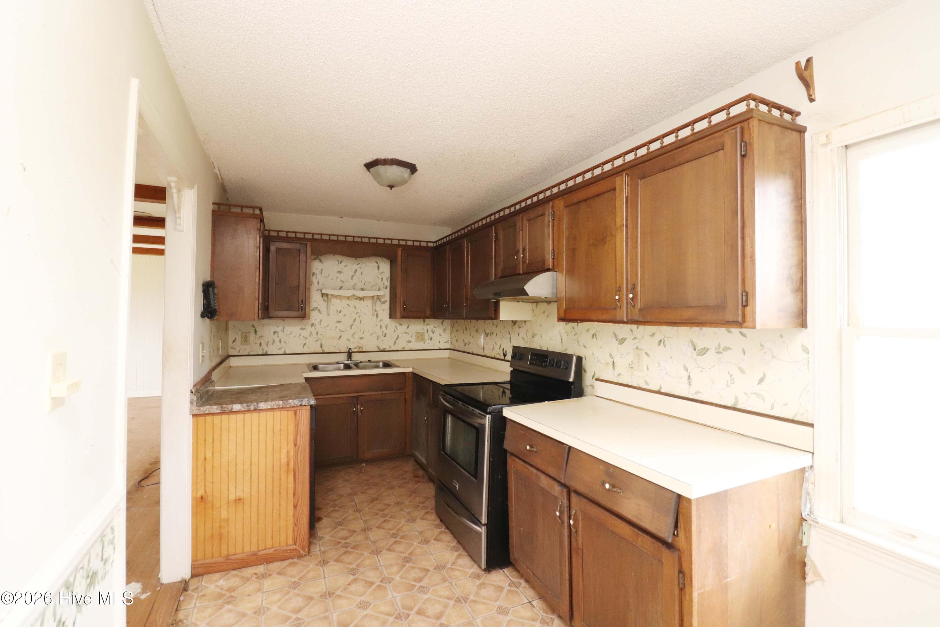 Manufactured Home at 115 Canal Drive, Harkers Island, NC 28531, photo 33 of 61