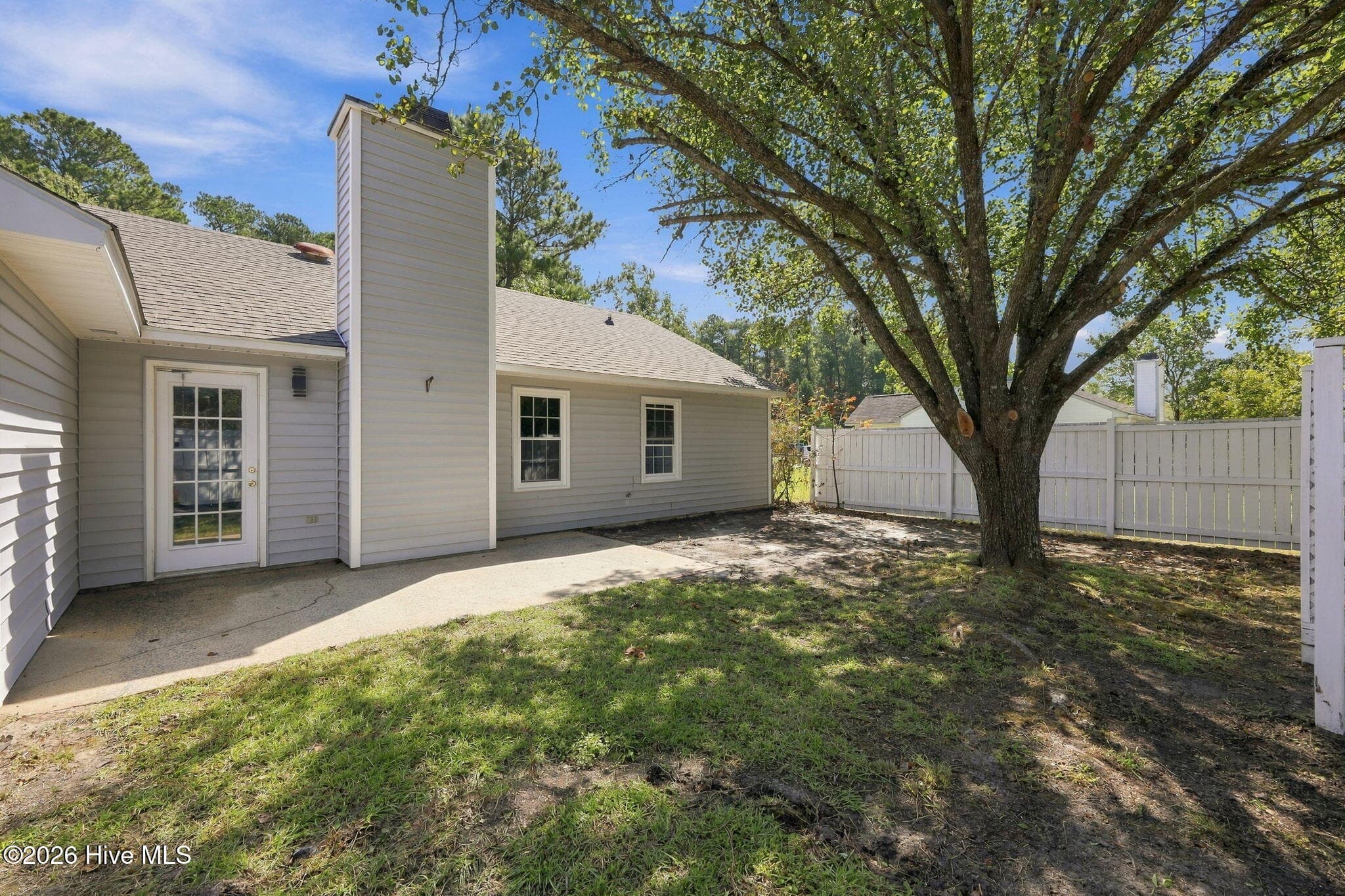 Single Family Residence at 4511 Rivershore Drive, New Bern, NC 28560, photo 13 of 52