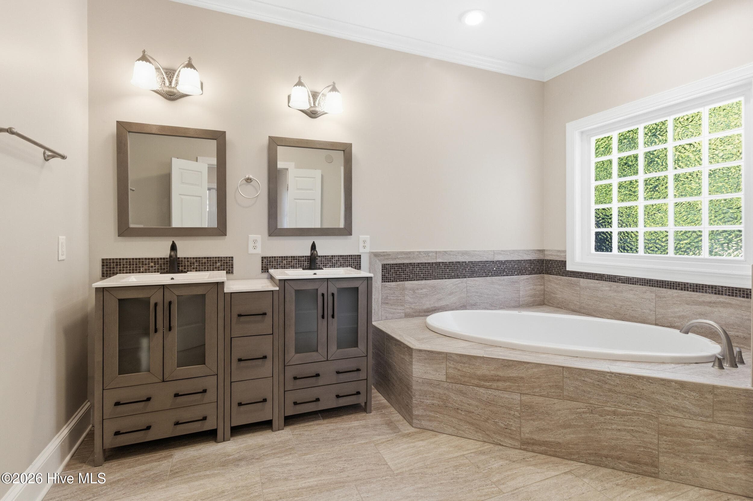 Owners Bathroom - 516 Long Point Road, Chocowinity, NC 27817