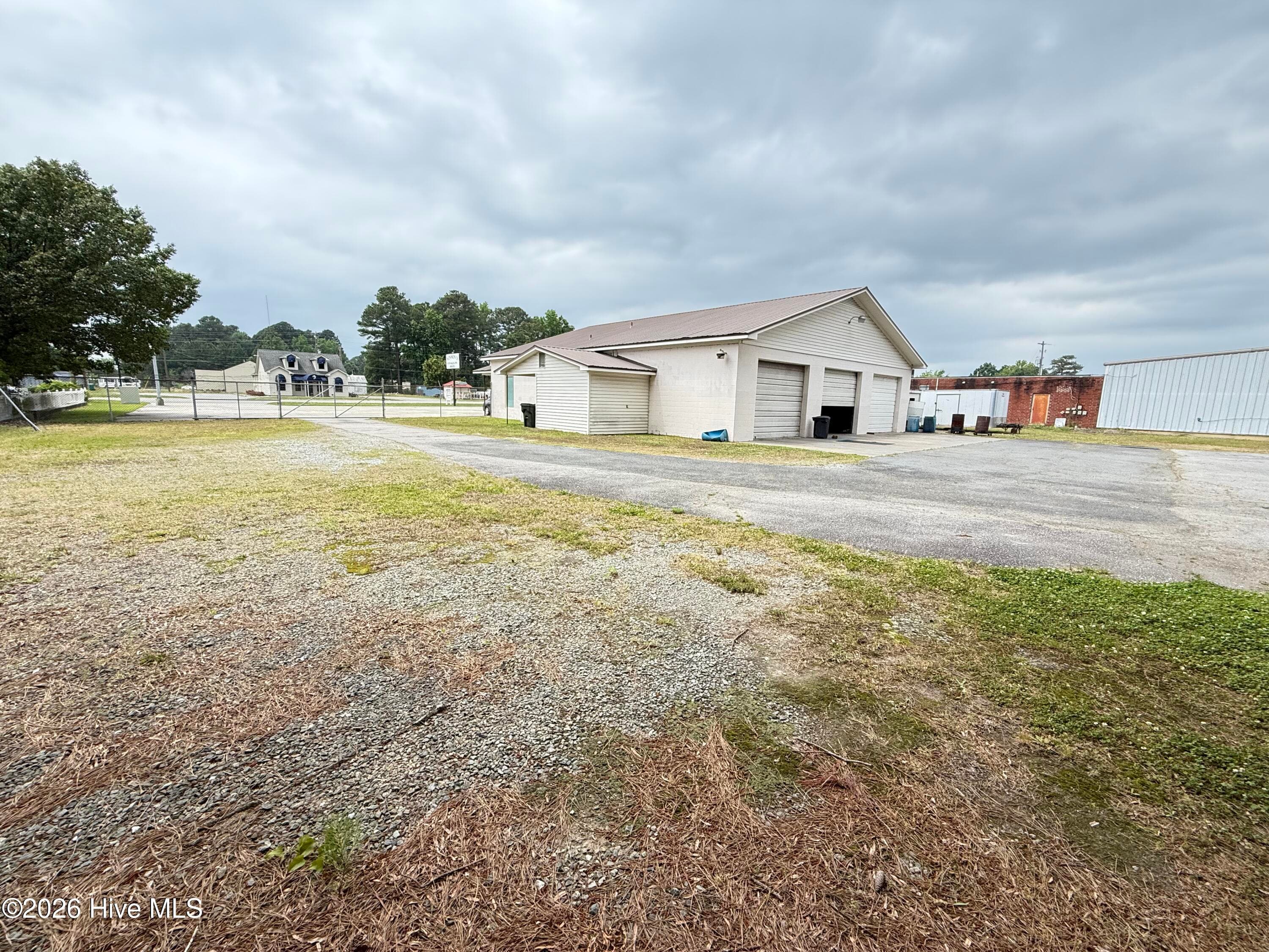 906 N Breazeale Avenue, Mount Olive, NC 28365
