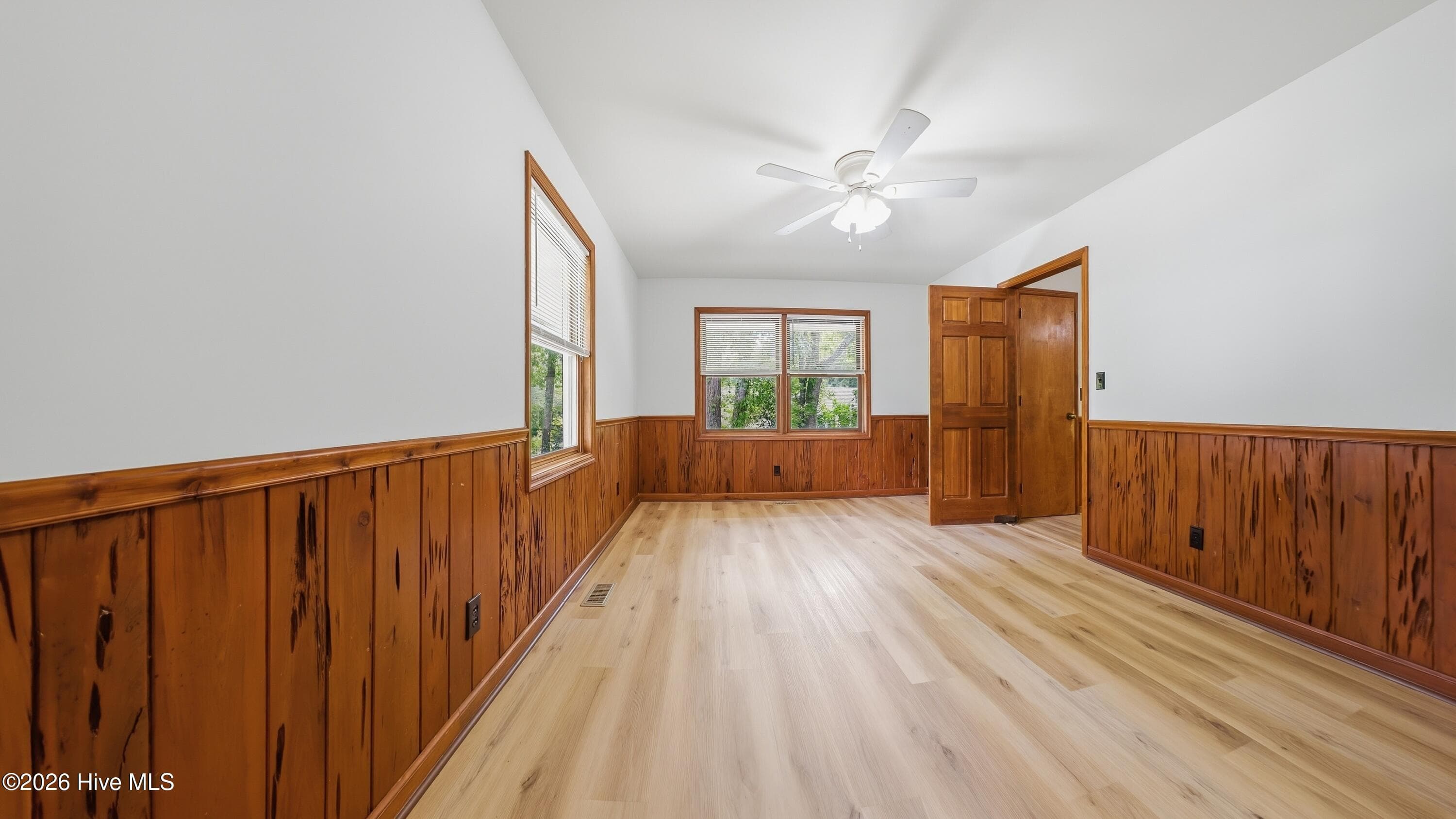 Single Family Residence at 306 Shore Point Drive, Wilmington, NC 28411, photo 10 of 86