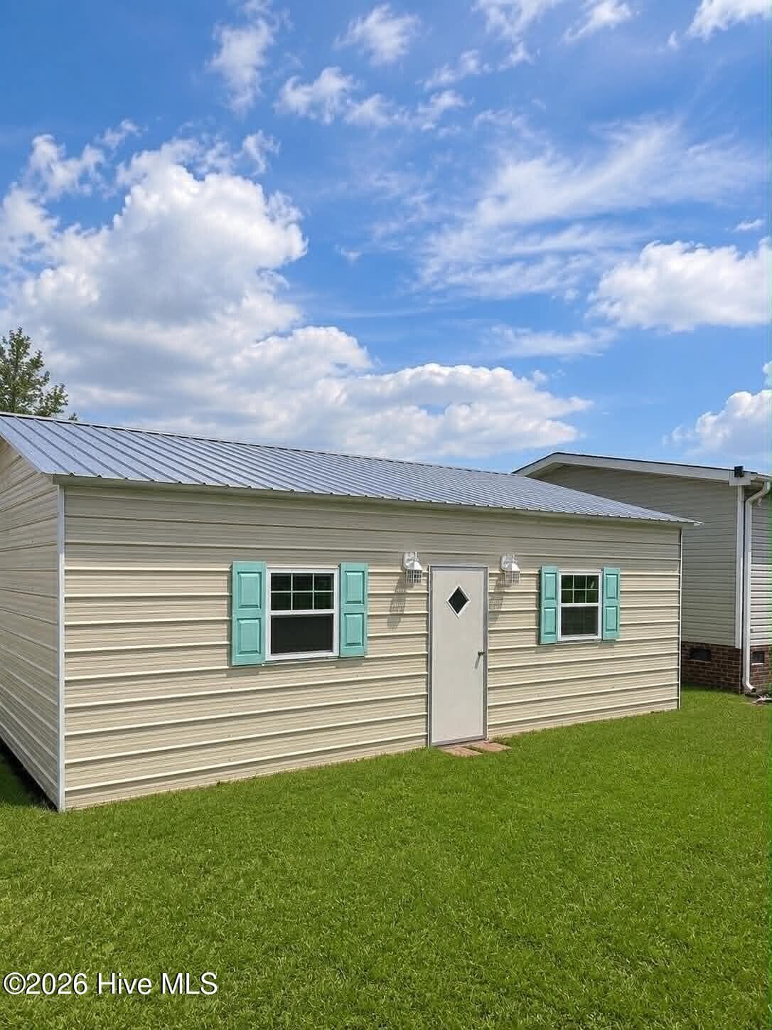 Manufactured Home at 7537 Burney Road, White Oak, NC 28399, photo 3 of 15
