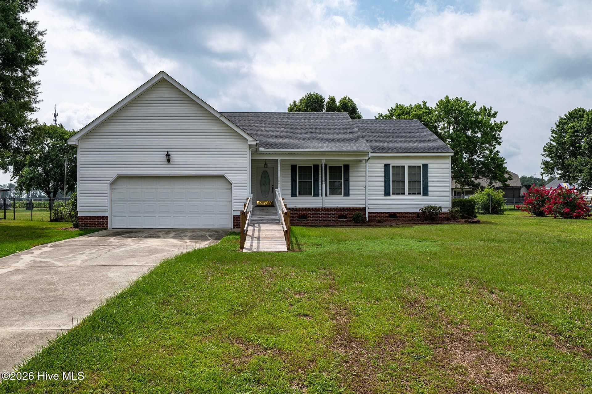 Welcome Home! - 104 Trawick Drive, La Grange, NC 28551