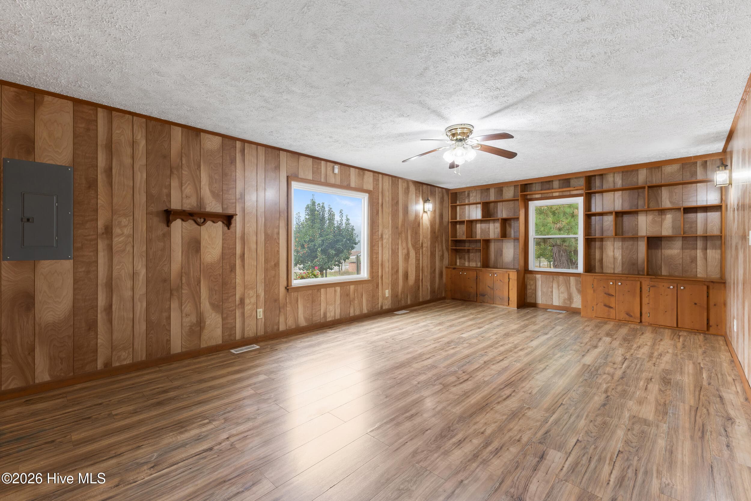 Single Family Residence at 4846 General Howe Highway, Riegelwood, NC 28456, photo 8 of 50