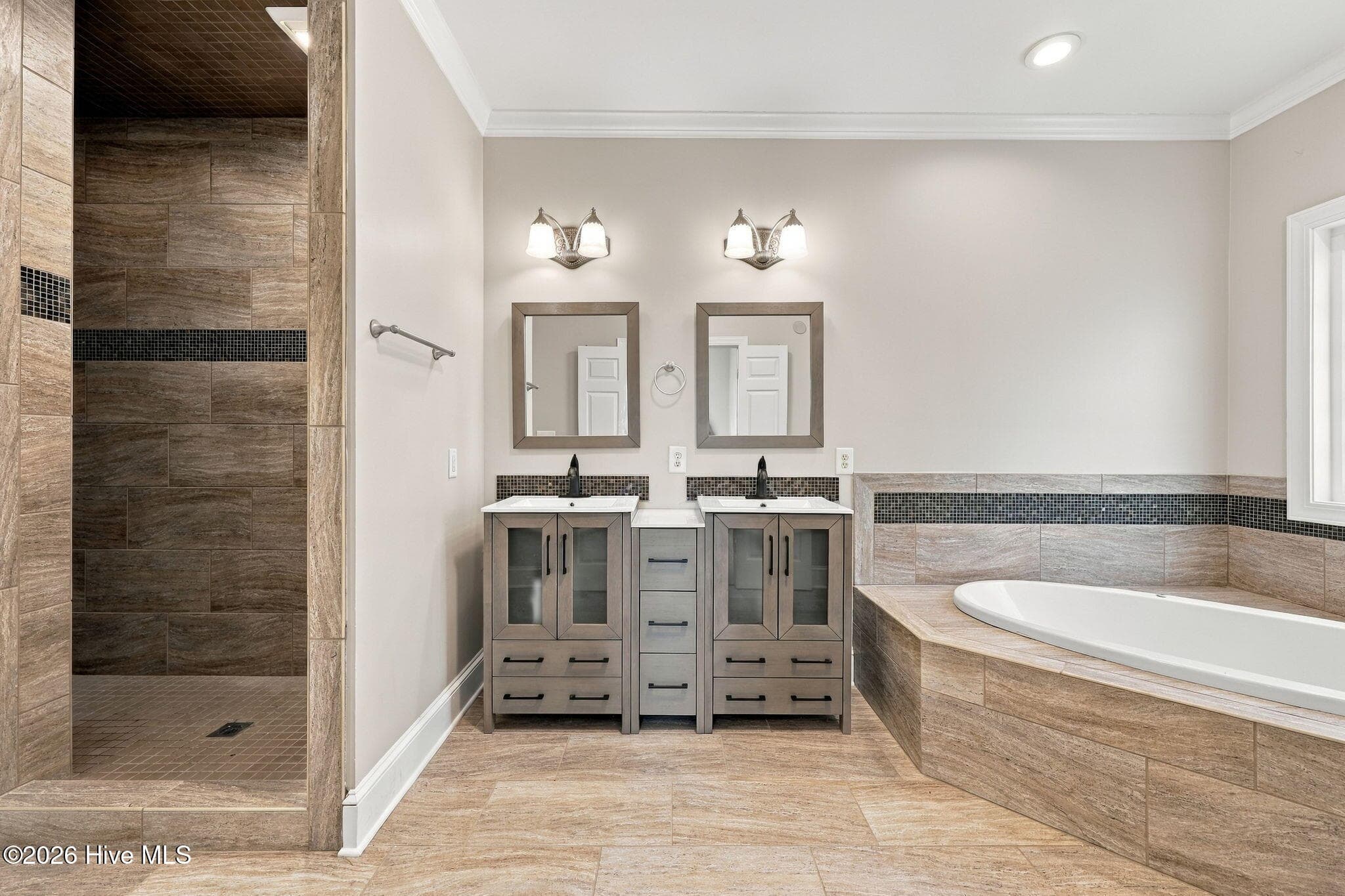 Owners Bathroom - 516 Long Point Road, Chocowinity, NC 27817