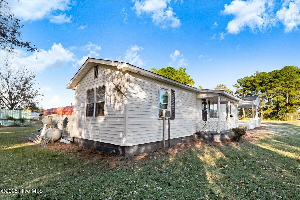 Single Family Residence at 270 Orange Street, Kinston, NC 28504, photo 7 of 32