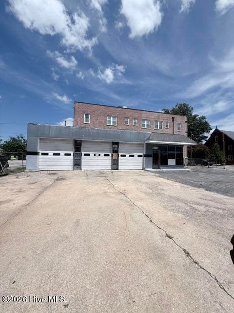 Commercial Sale at 109 Green Street E, Wilson, NC 27893, Wilson, photo 2 of 4