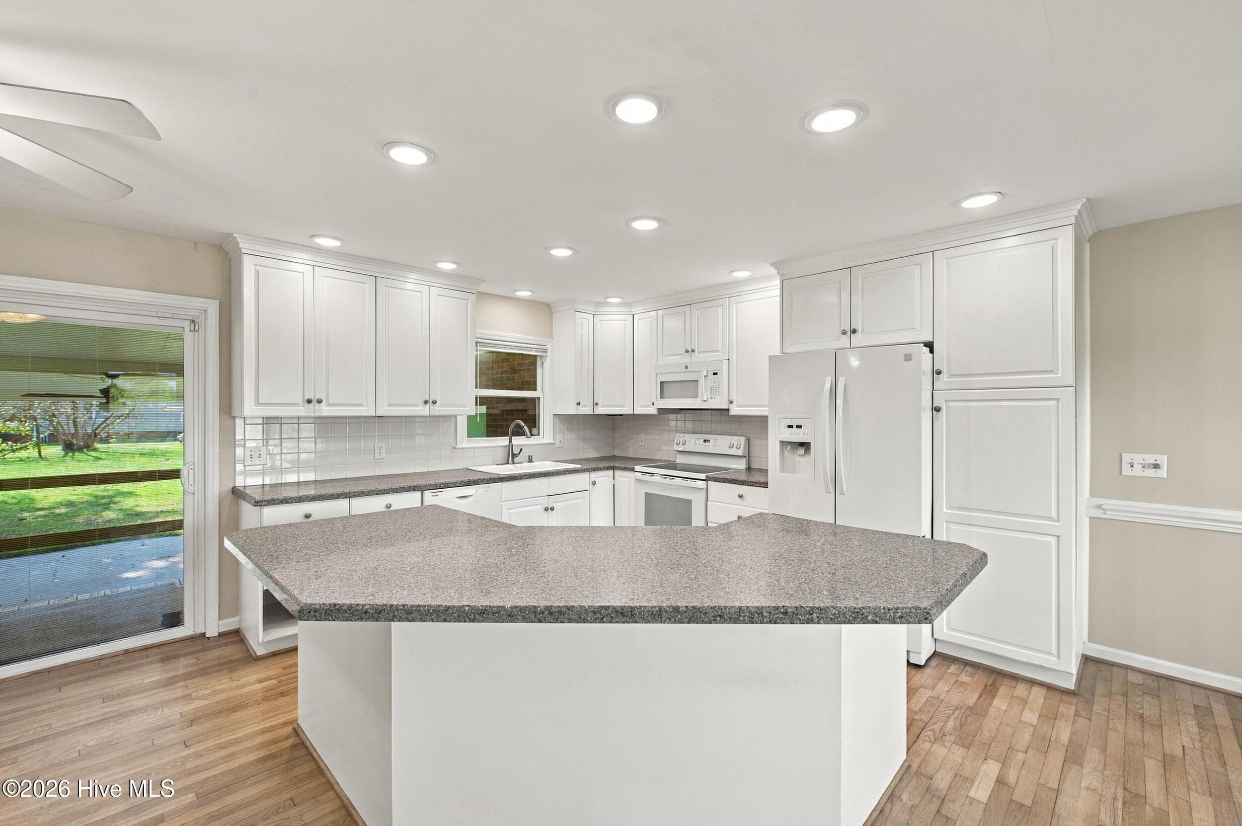 Single Family Residence at 1650 N Kerr Avenue, Wilmington, NC 28405, Wilmington, photo 2 of 38