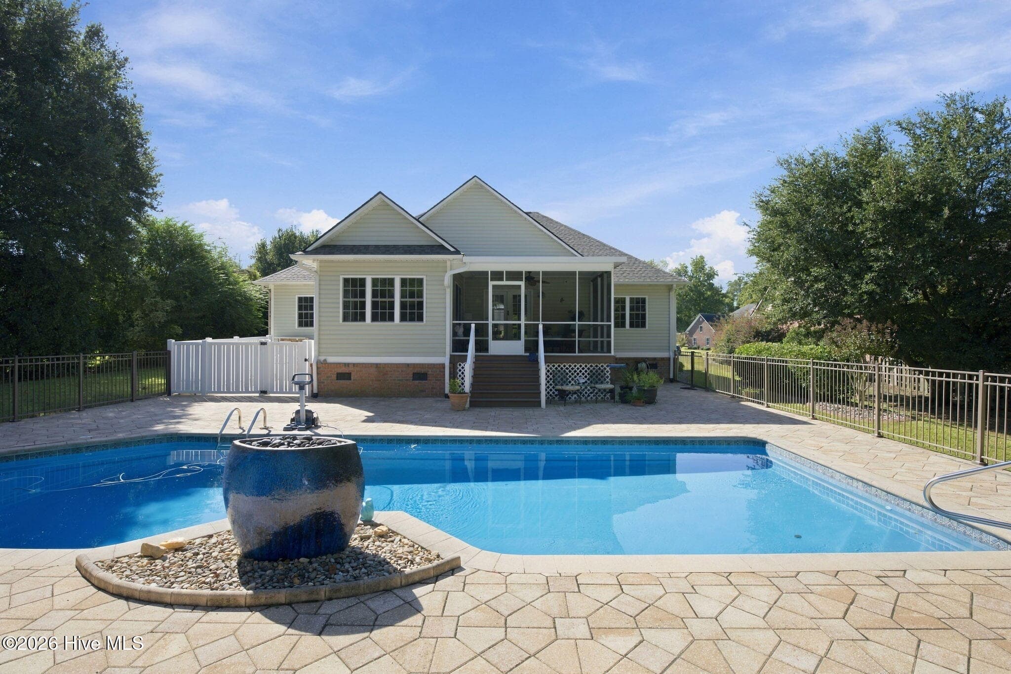 Single Family Residence at 102 Lugano Road, New Bern, NC 28562, photo 39 of 47