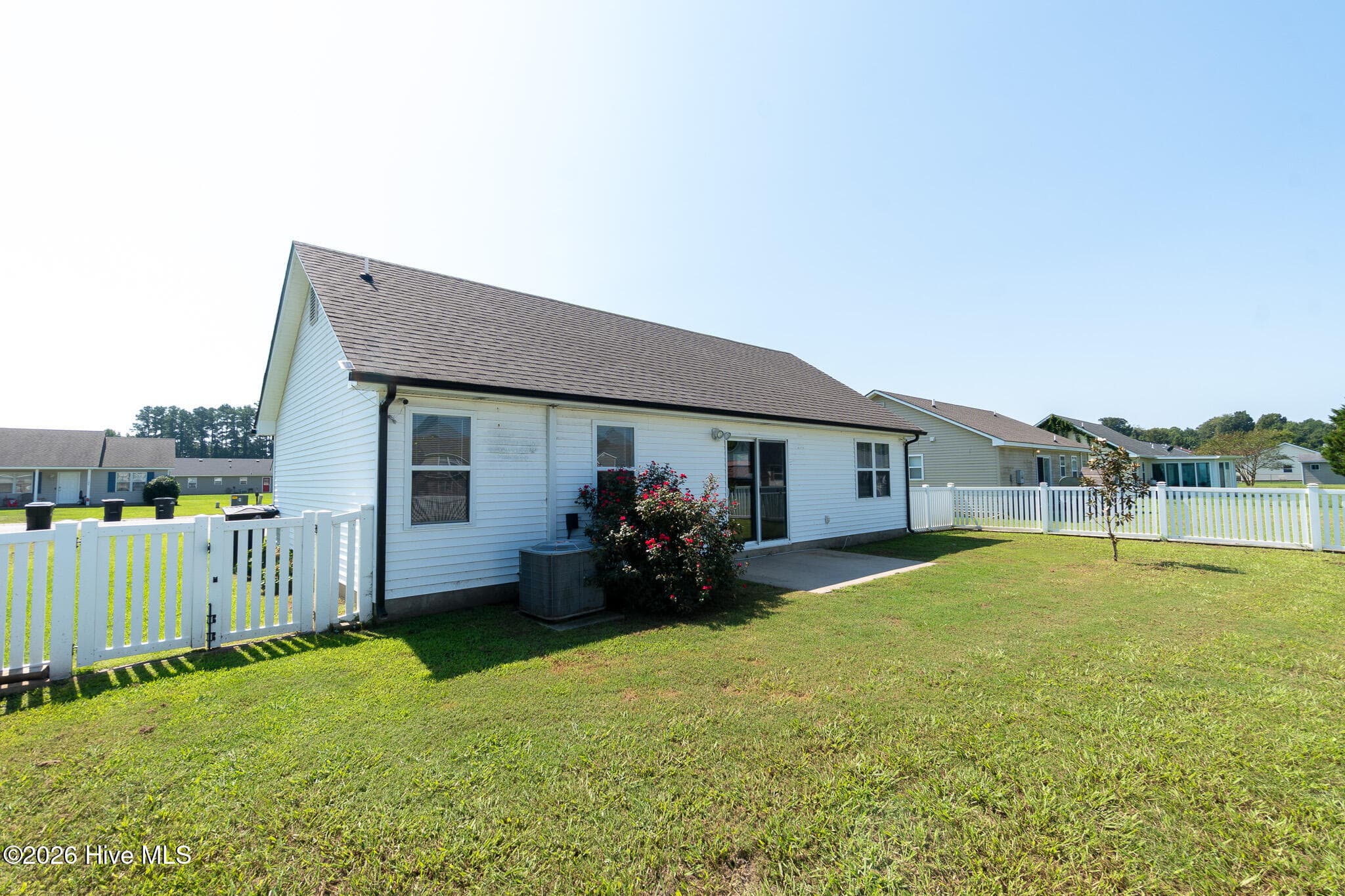 Single Family Residence at 105 Raintree Run, Elizabeth City, NC 27909, photo 4 of 4