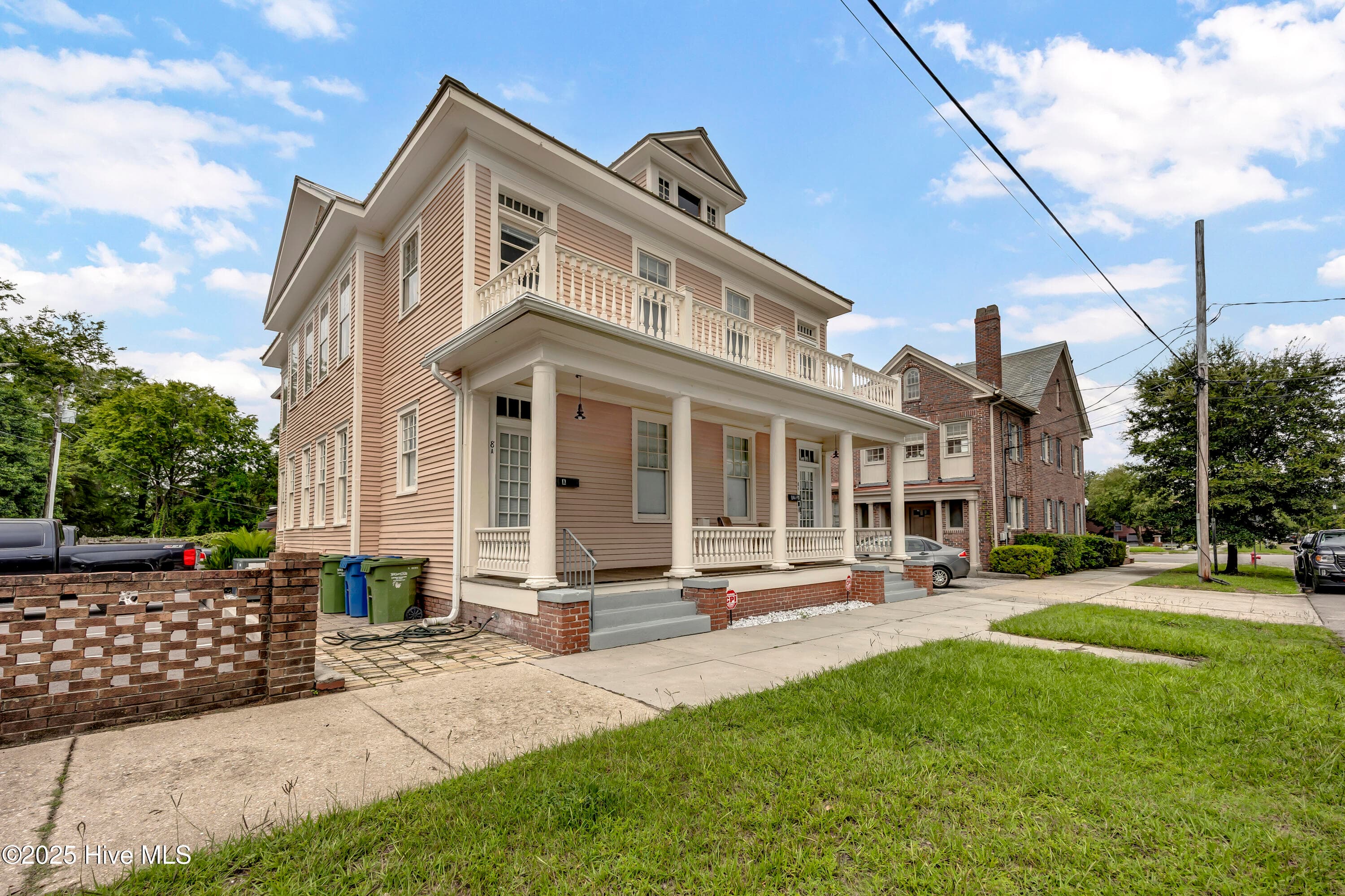 Duplex at 8 S 7th Street, Wilmington, NC 28401, photo 2 of 46