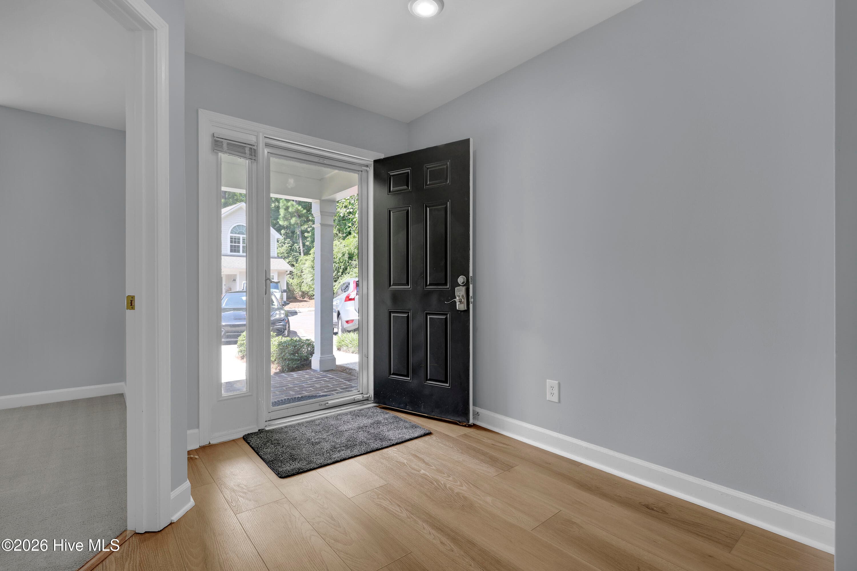 Townhouse at 6211 Wrightsville Avenue Apt 129, Wilmington, NC 28403, photo 4 of 26