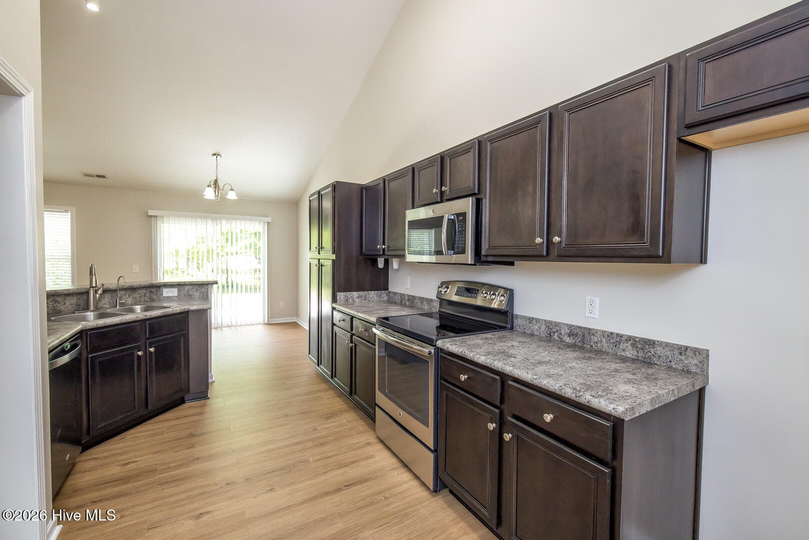 Single Family Residence at 1017 Bally Bunion Lane, Burgaw, NC 28425, photo 15 of 39