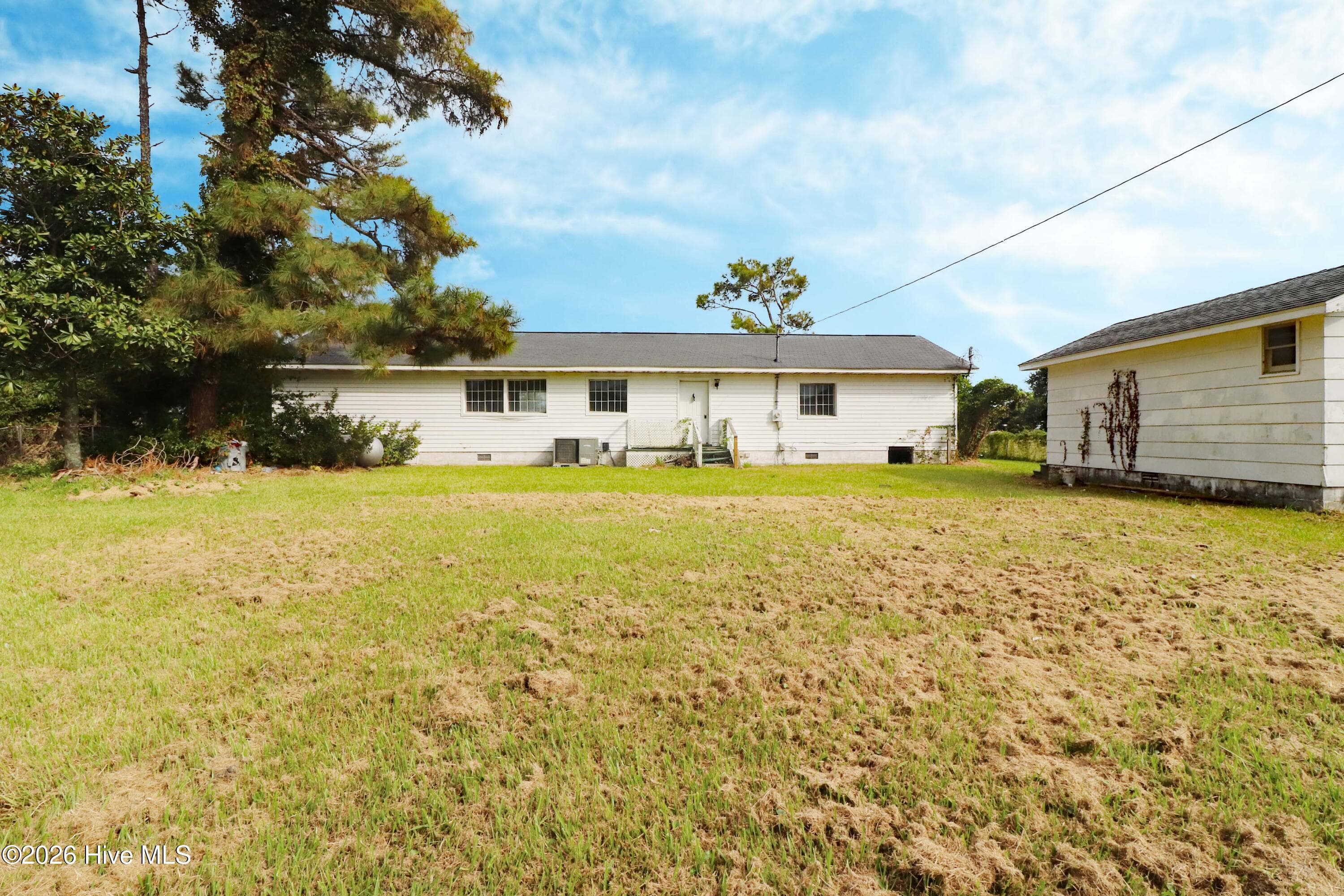 Manufactured Home at 115 Canal Drive, Harkers Island, NC 28531, photo 15 of 61