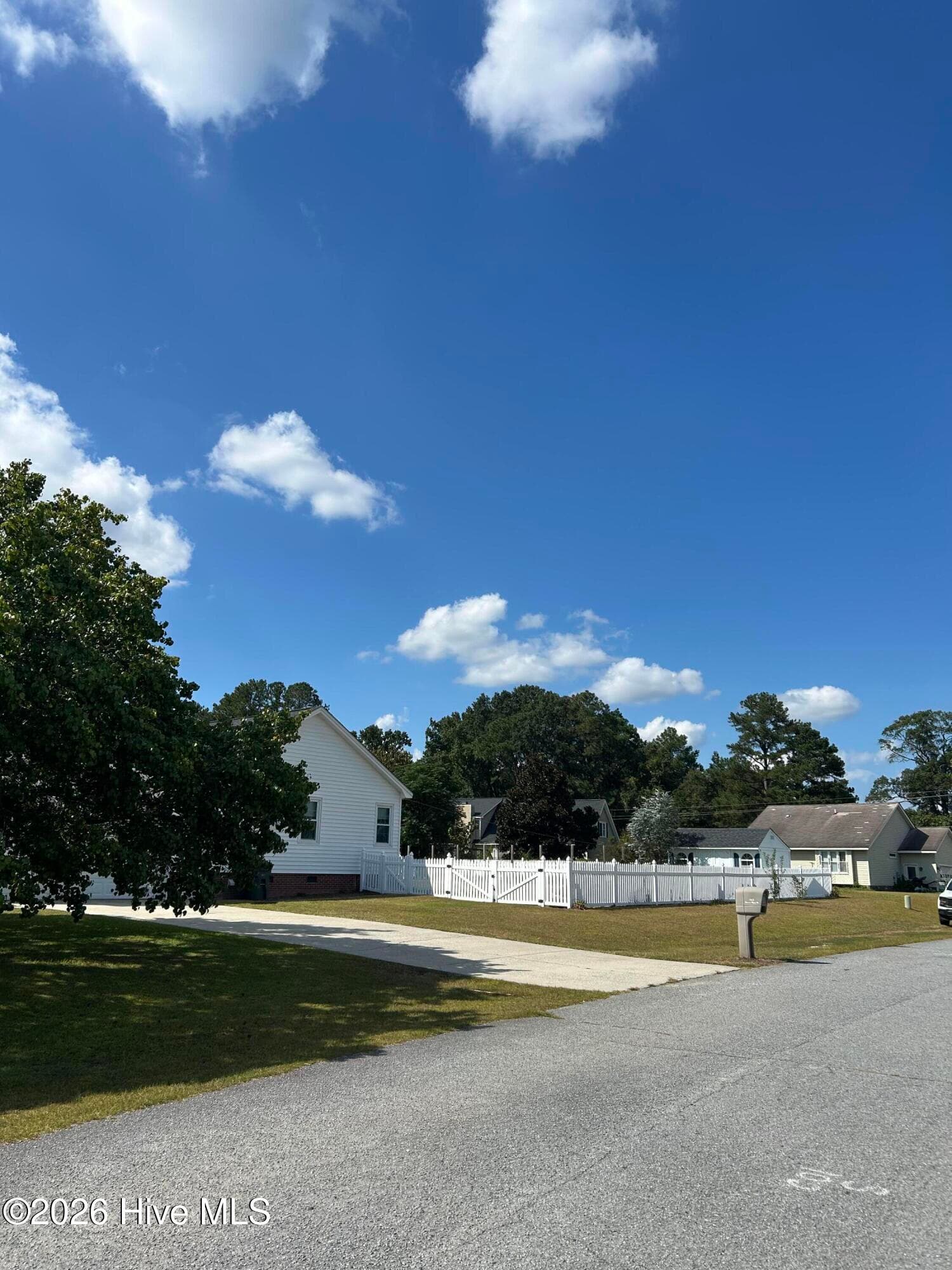 Single Family Residence at 103 Summer Wind Drive, Goldsboro, NC 27530, photo 5 of 50